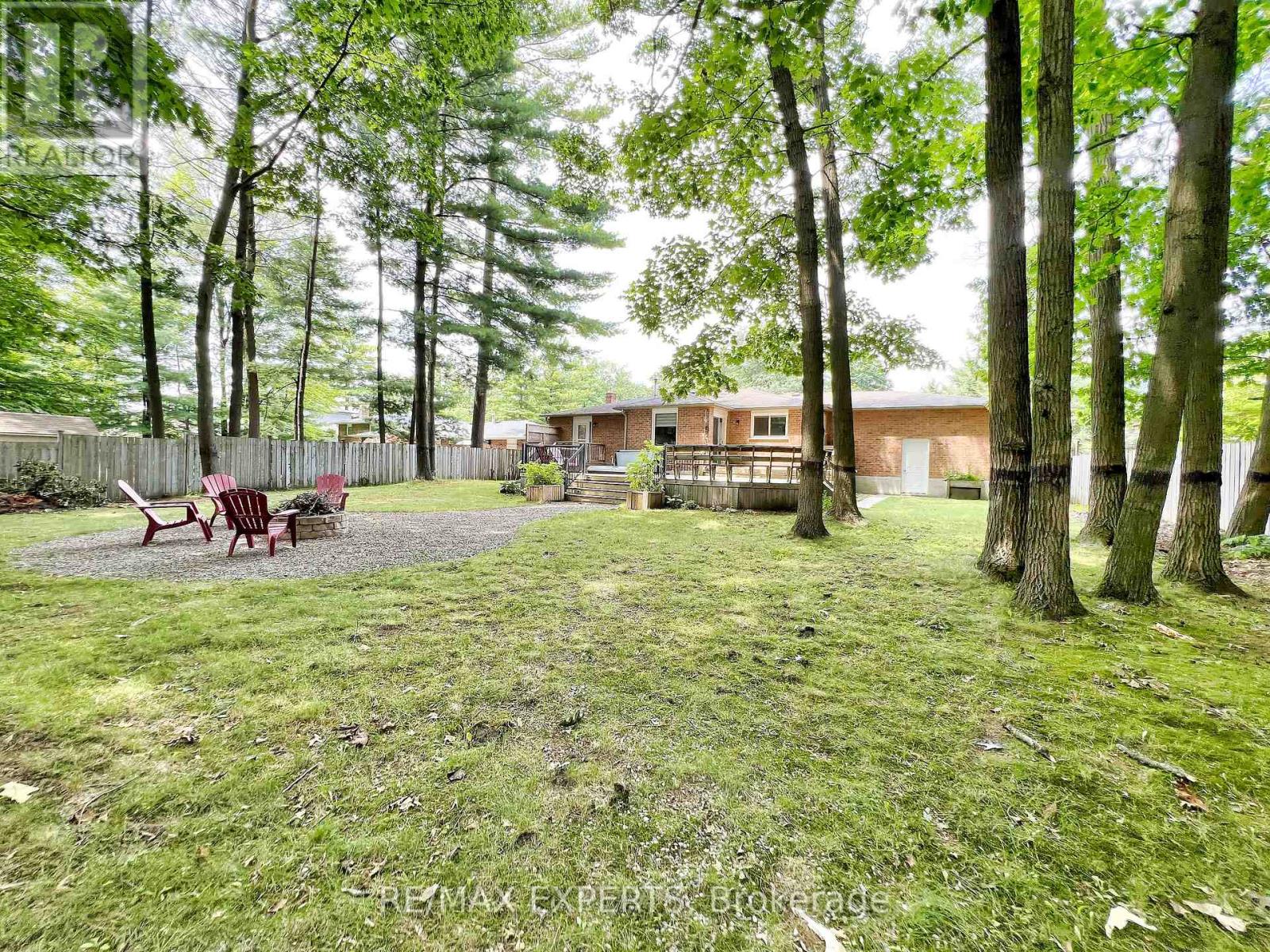 203 Park Avenue, East Gwillimbury, Ontario  L9N 1J7 - Photo 10 - N12477891