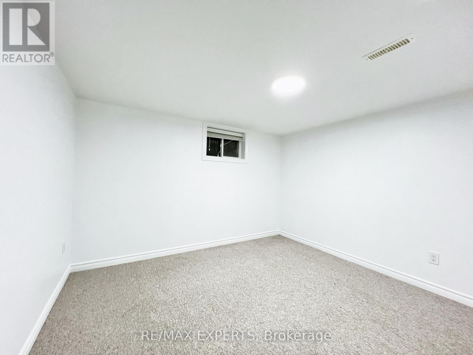 203 Park Avenue, East Gwillimbury, Ontario  L9N 1J7 - Photo 14 - N12477891