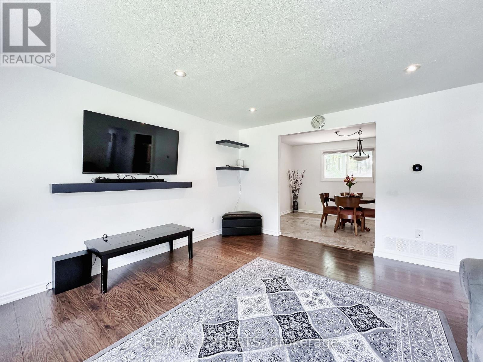 203 Park Avenue, East Gwillimbury, Ontario  L9N 1J7 - Photo 22 - N12477891