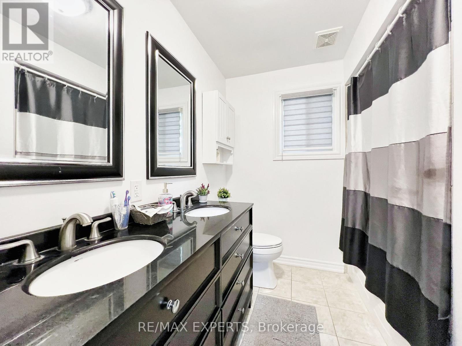 203 Park Avenue, East Gwillimbury, Ontario  L9N 1J7 - Photo 25 - N12477891