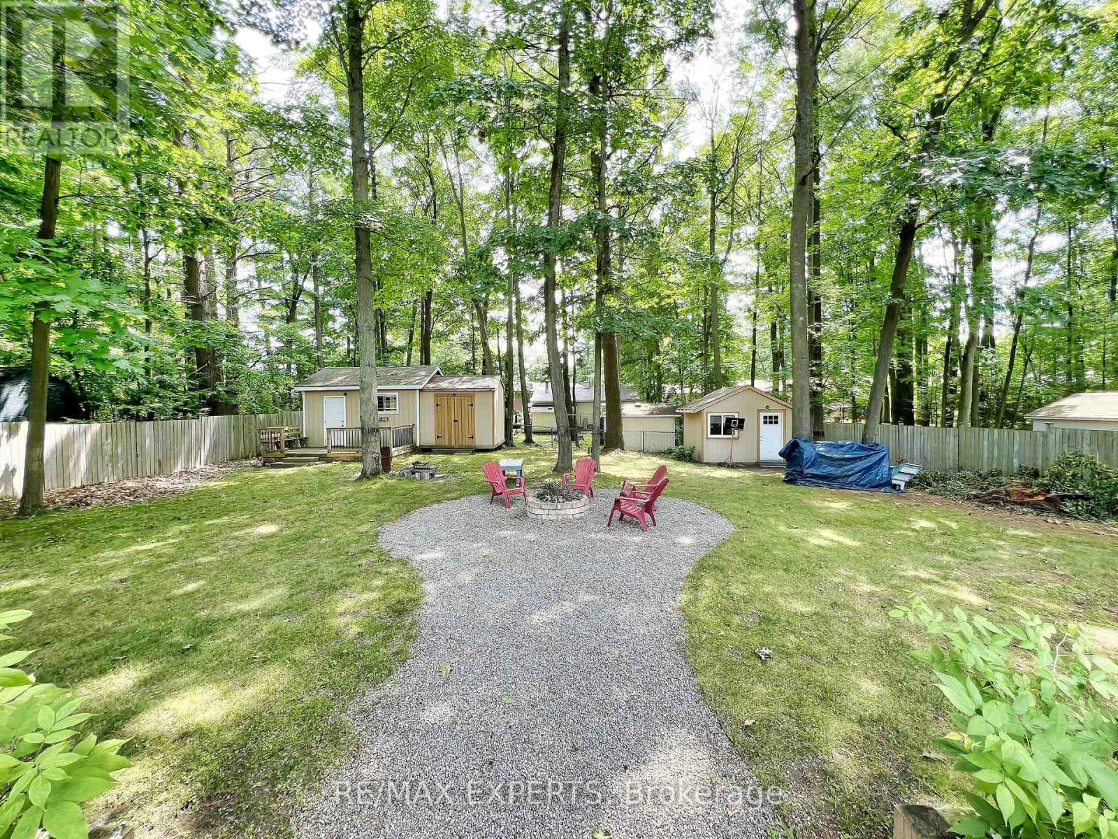 203 Park Avenue, East Gwillimbury, Ontario  L9N 1J7 - Photo 9 - N12477891