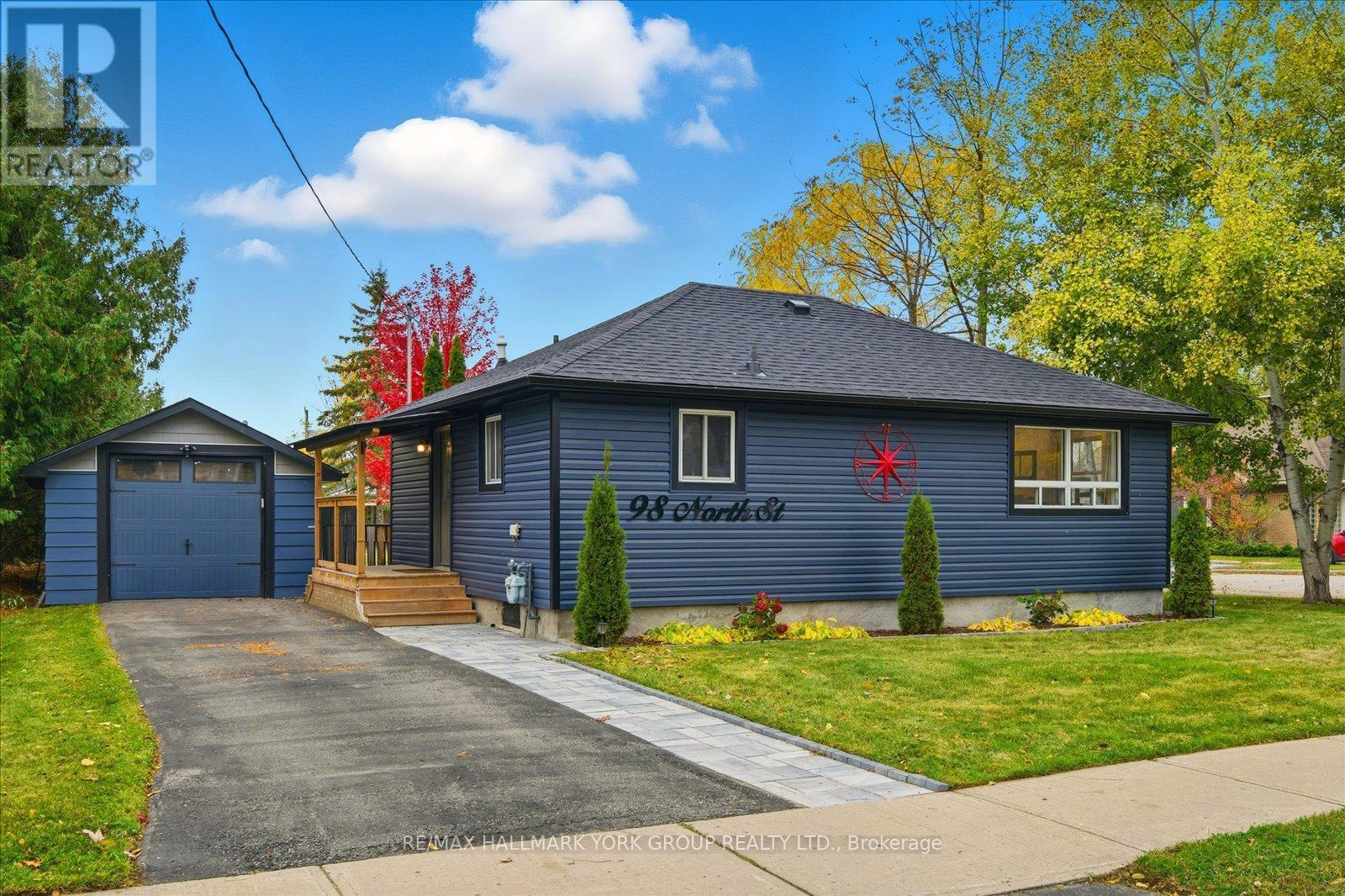 98 NORTH STREET, Georgina, Ontario