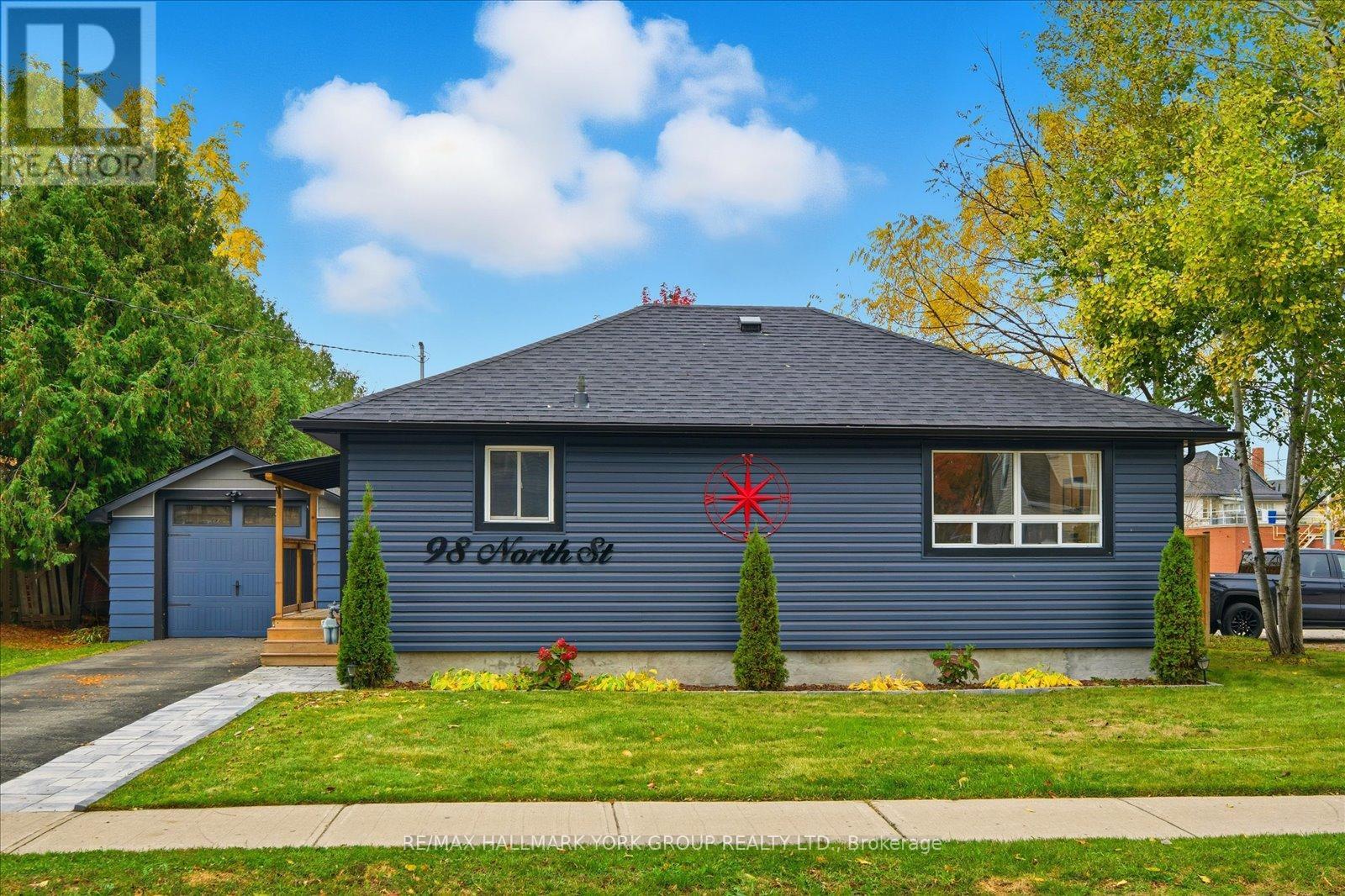 98 North Street, Georgina, Ontario  L0E 1R0 - Photo 2 - N12477892