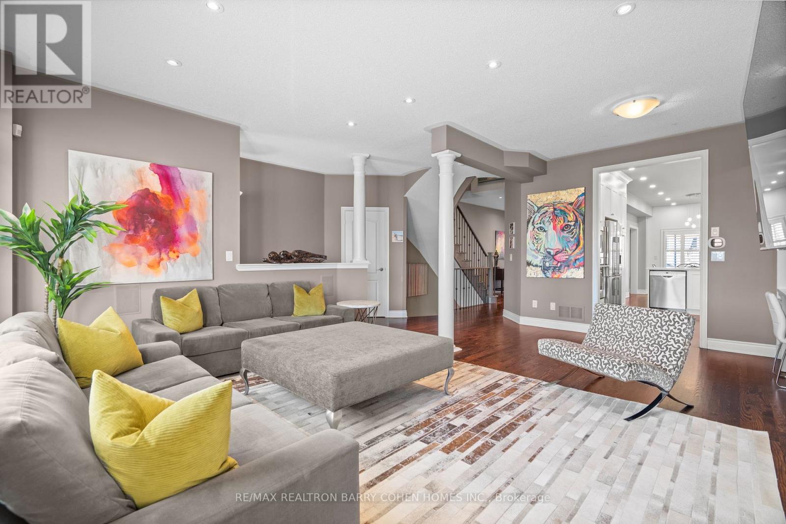 28 Mistywood Crescent, Vaughan, Ontario  L4J 9E6 - Photo 2 - N12477897