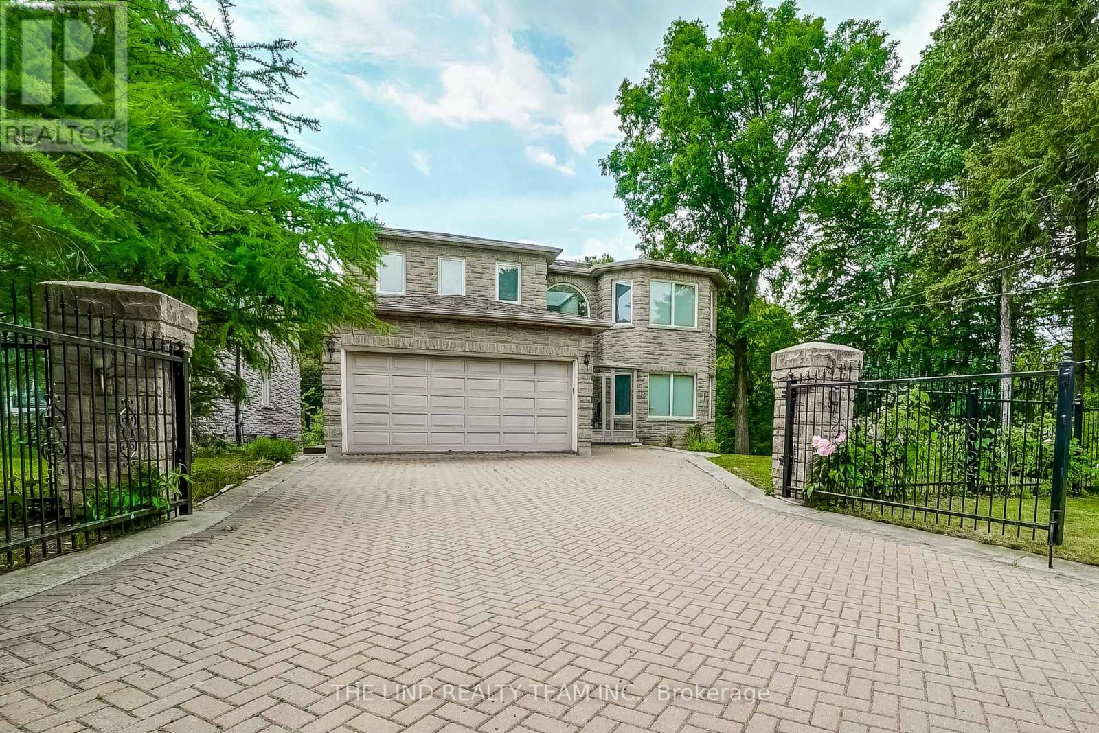 99 BIRCH AVENUE, Richmond Hill, Ontario