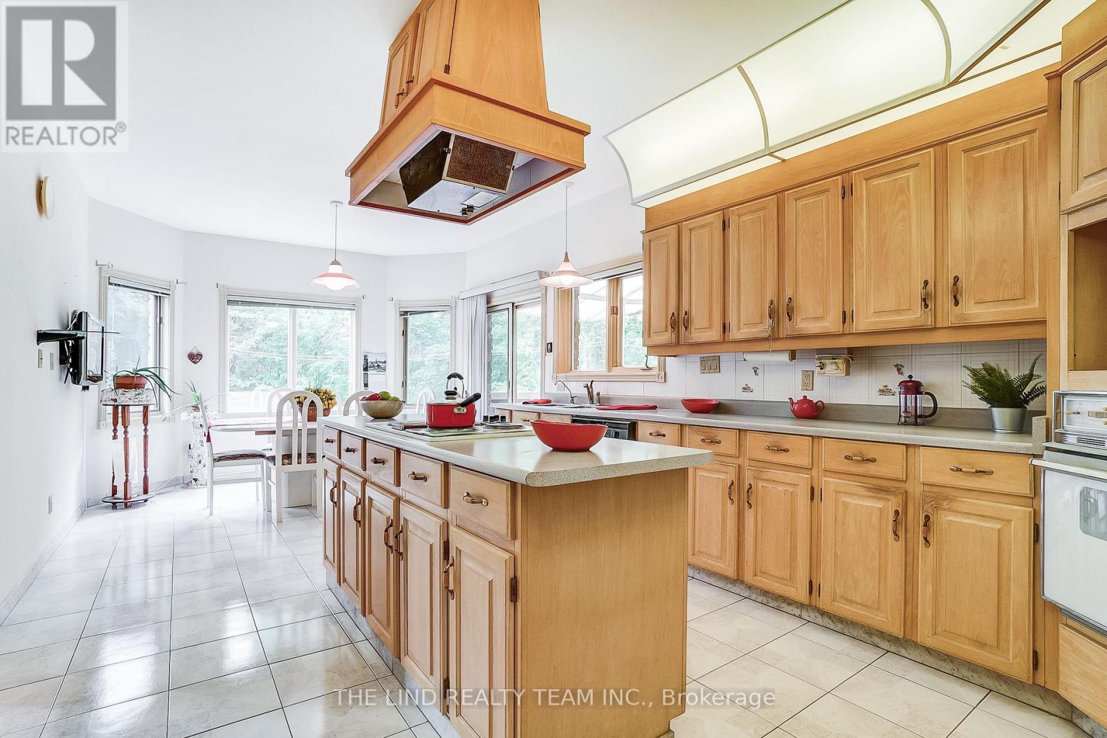 99 Birch Avenue, Richmond Hill, Ontario  L4C 6C5 - Photo 11 - N12477904