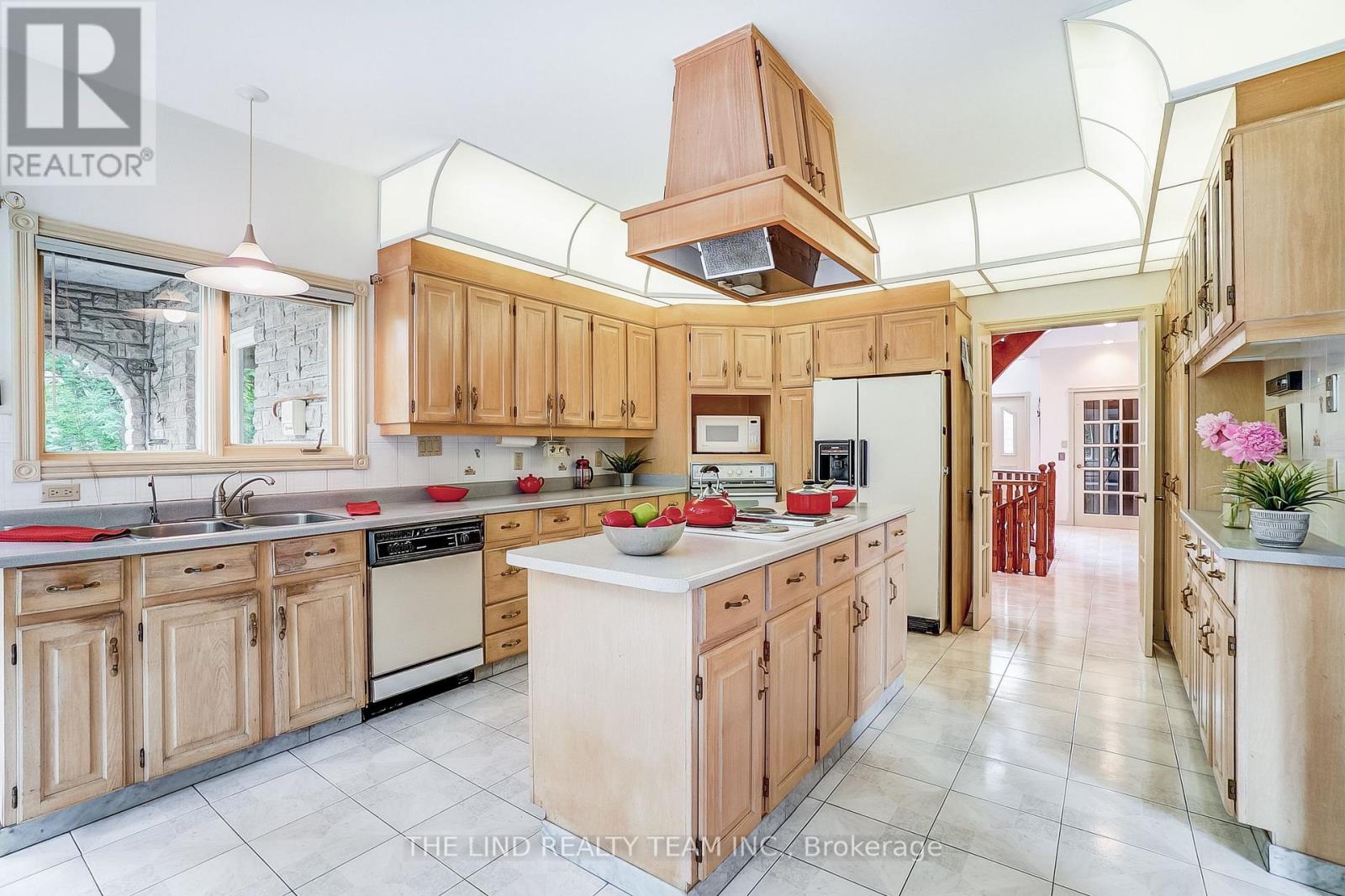 99 Birch Avenue, Richmond Hill, Ontario  L4C 6C5 - Photo 14 - N12477904