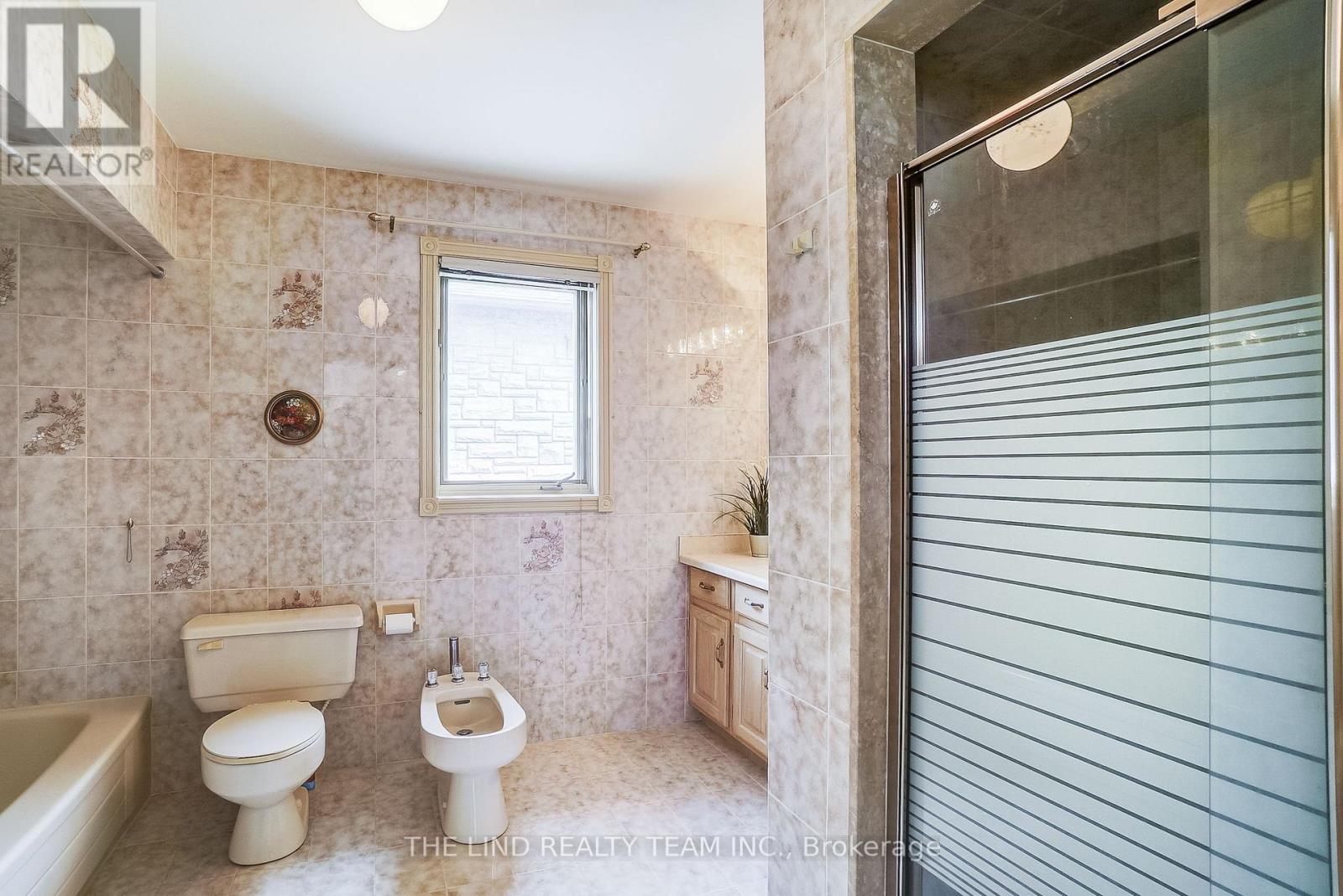 99 Birch Avenue, Richmond Hill, Ontario  L4C 6C5 - Photo 26 - N12477904