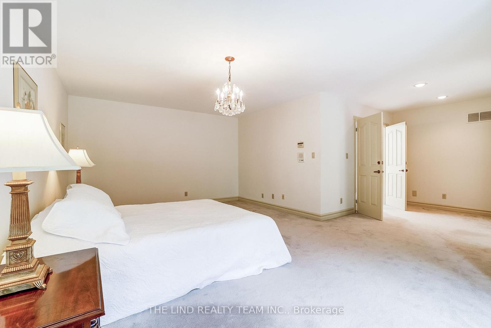 99 Birch Avenue, Richmond Hill, Ontario  L4C 6C5 - Photo 30 - N12477904