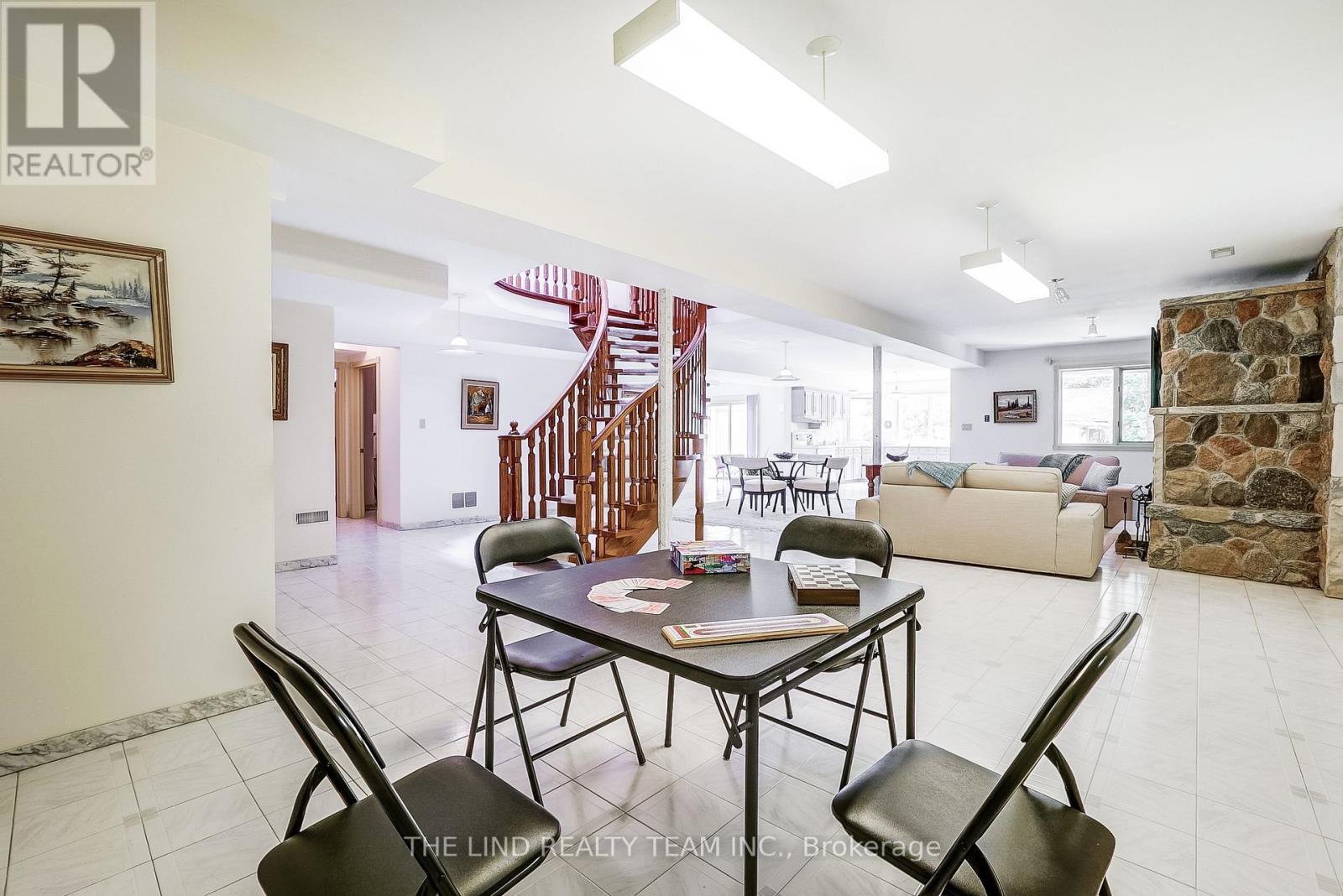 99 Birch Avenue, Richmond Hill, Ontario  L4C 6C5 - Photo 33 - N12477904