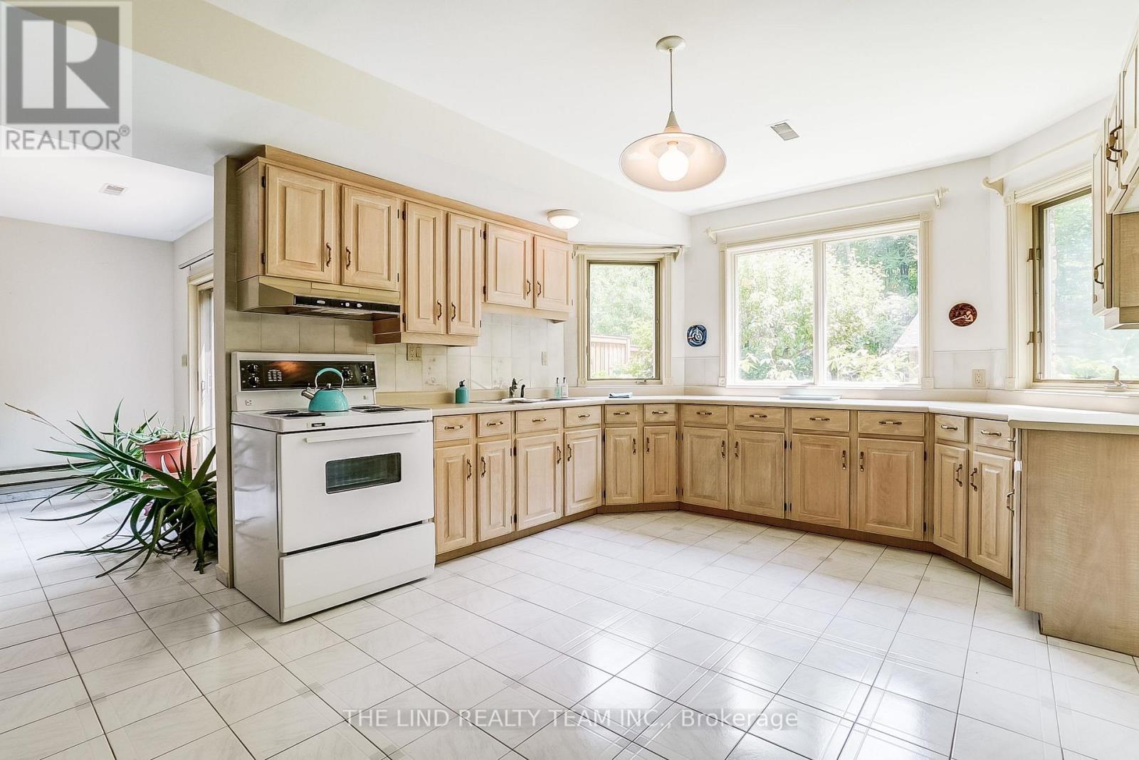 99 Birch Avenue, Richmond Hill, Ontario  L4C 6C5 - Photo 39 - N12477904