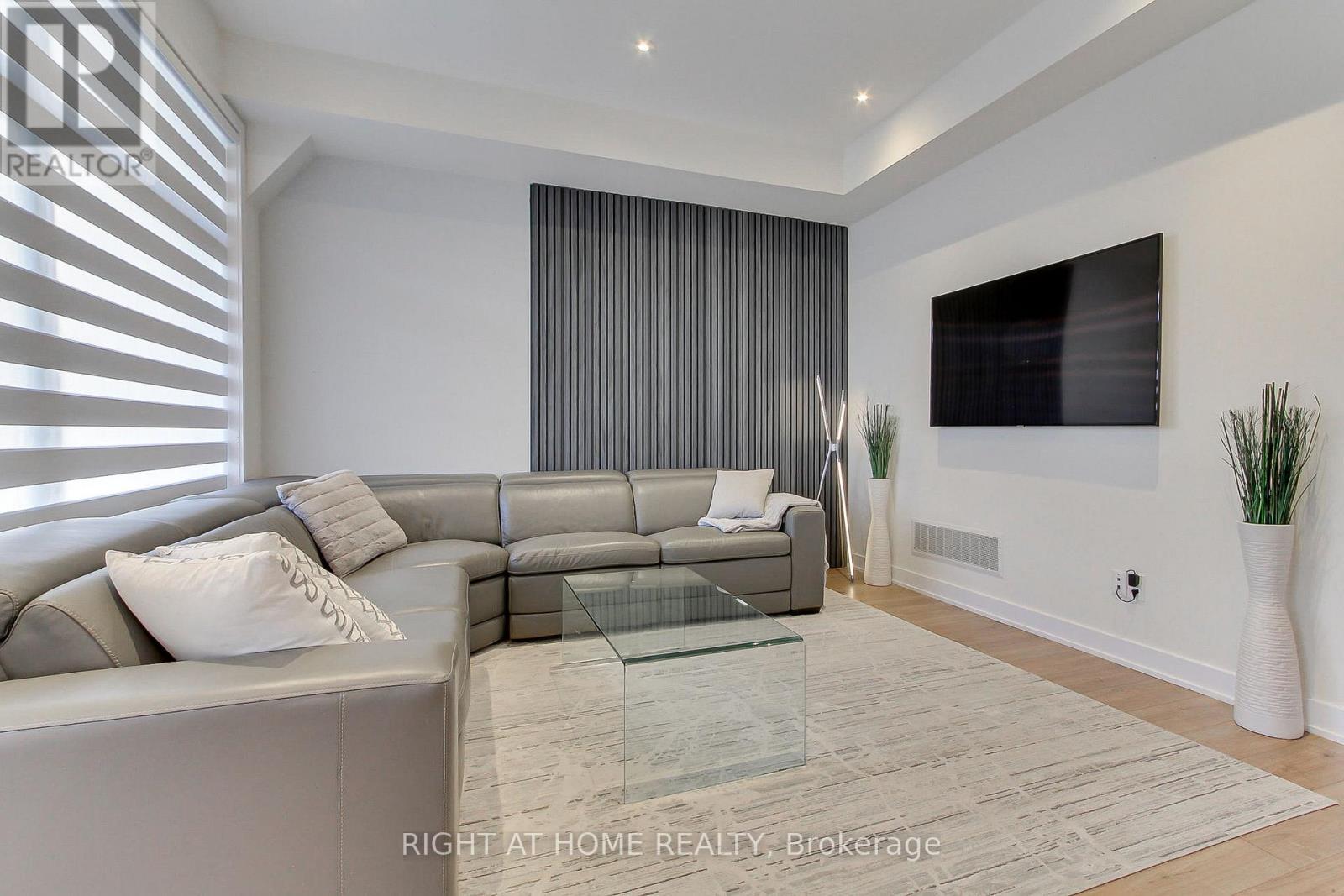14 Pageant Avenue, Vaughan, Ontario  L4H 4R3 - Photo 12 - N12477909