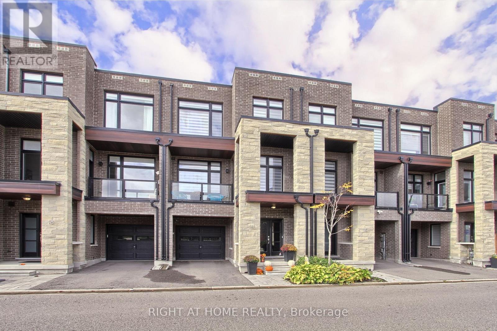 14 Pageant Avenue, Vaughan, Ontario  L4H 4R3 - Photo 2 - N12477909