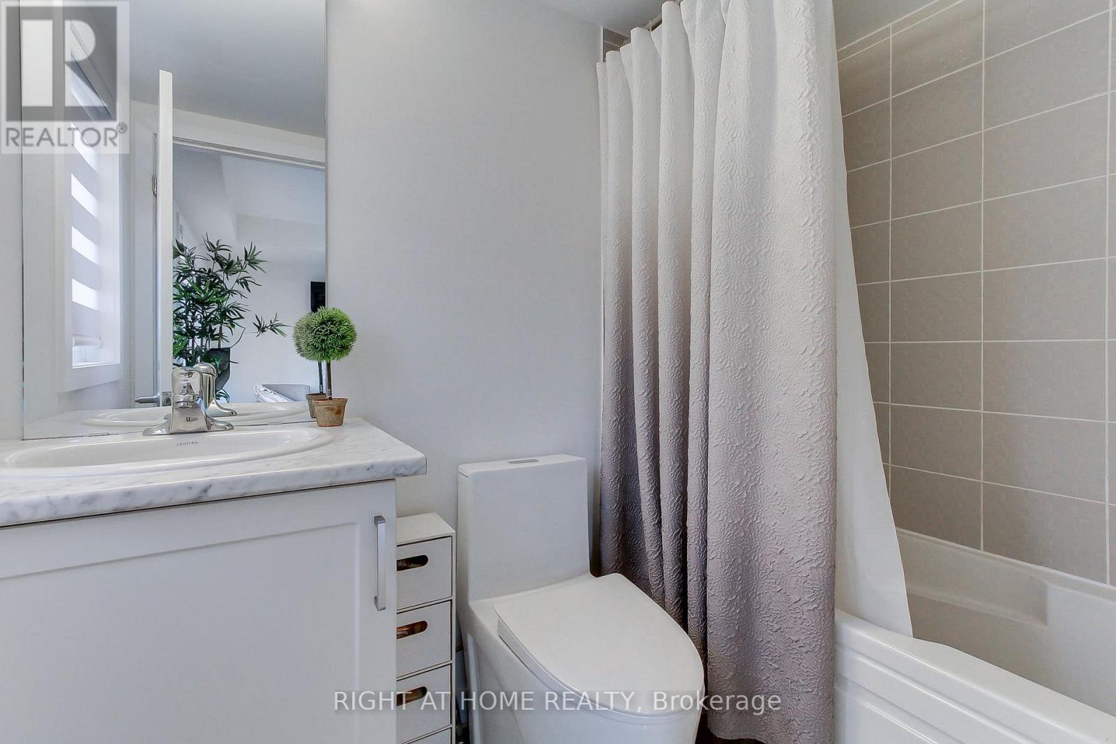 14 Pageant Avenue, Vaughan, Ontario  L4H 4R3 - Photo 8 - N12477909