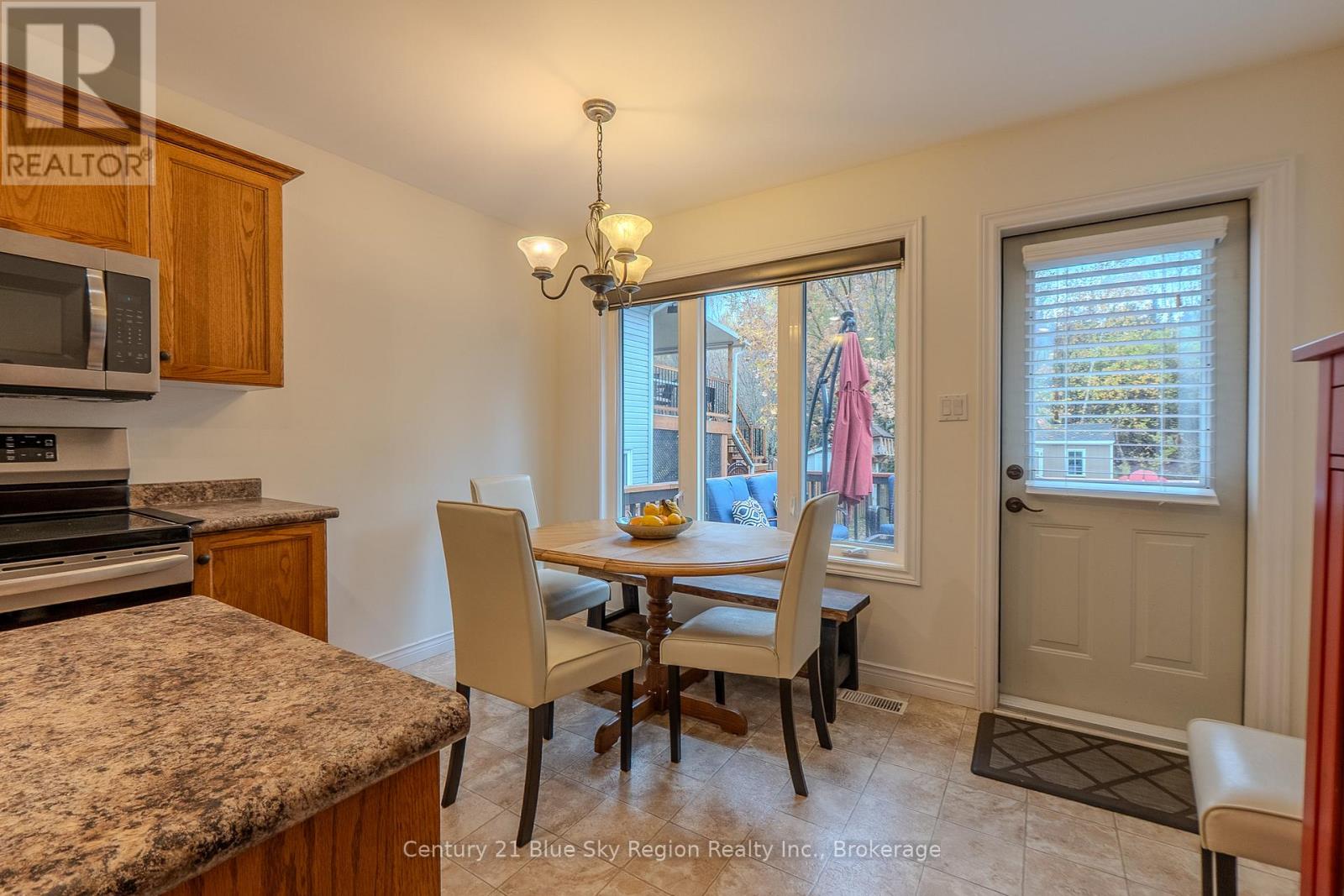 111 Kilby Lane, Callander, Ontario  P0H 1H0 - Photo 11 - X12478127