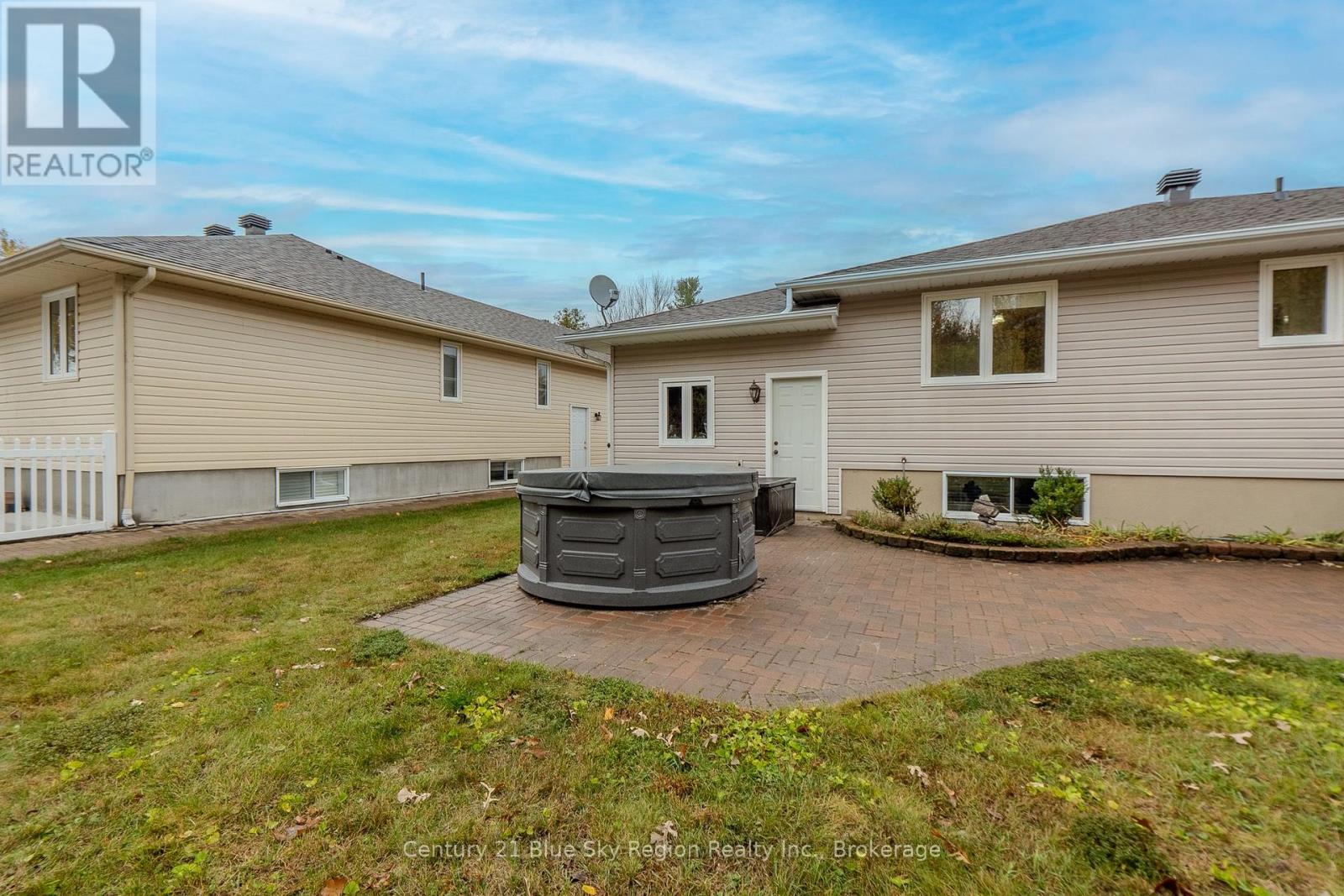 111 Kilby Lane, Callander, Ontario  P0H 1H0 - Photo 27 - X12478127