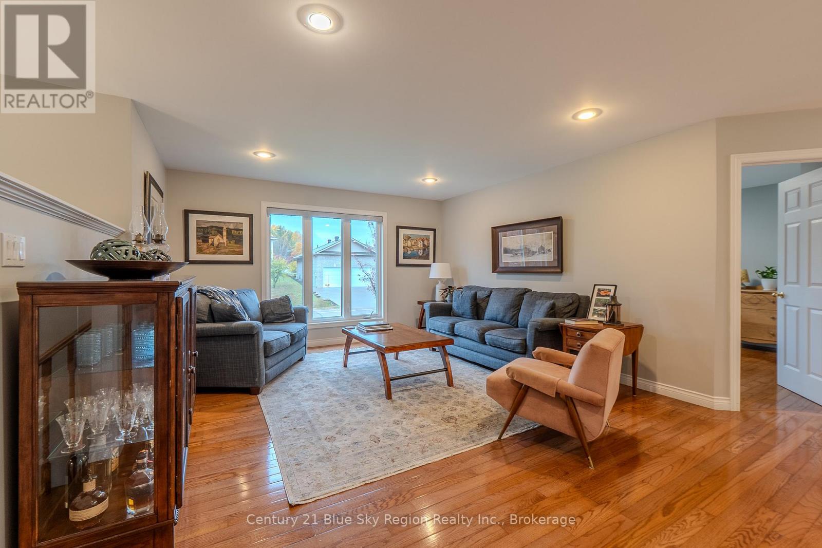 111 Kilby Lane, Callander, Ontario  P0H 1H0 - Photo 5 - X12478127