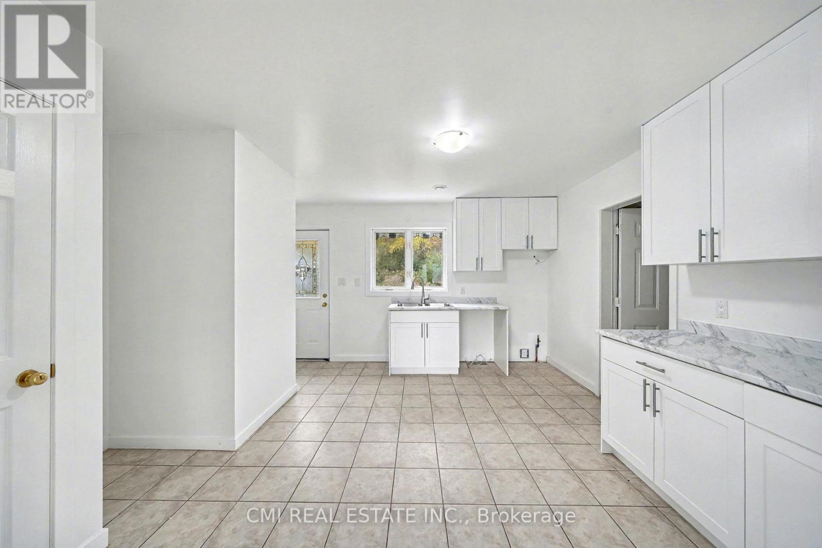 484 7th Avenue, Tay, Ontario  L0K 1R0 - Photo 10 - S12477772