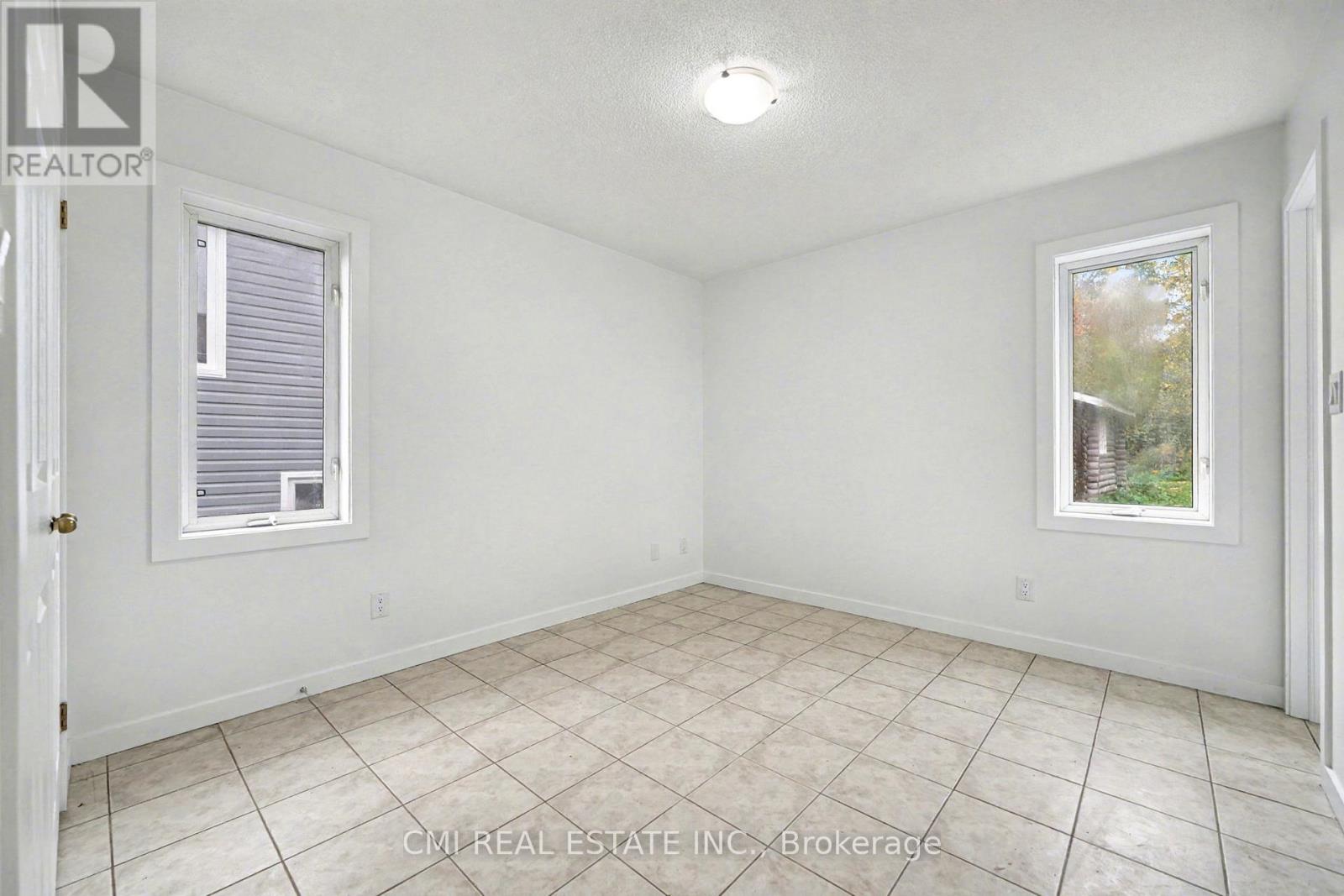484 7th Avenue, Tay, Ontario  L0K 1R0 - Photo 14 - S12477772