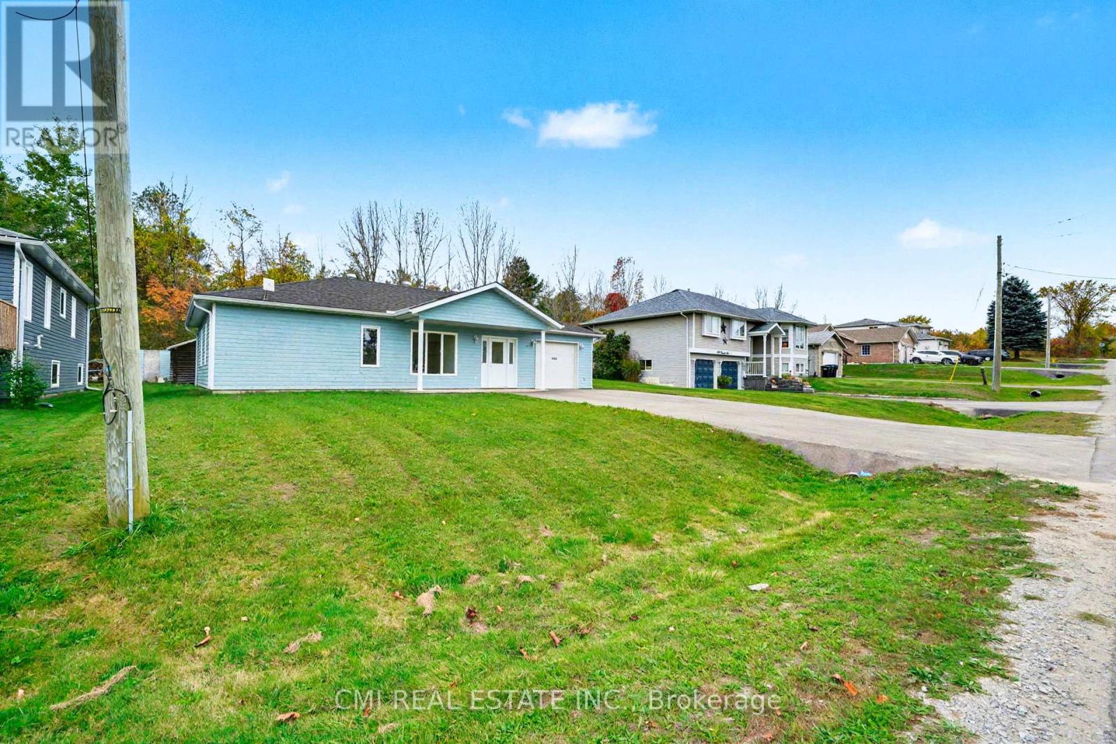484 7th Avenue, Tay, Ontario  L0K 1R0 - Photo 4 - S12477772