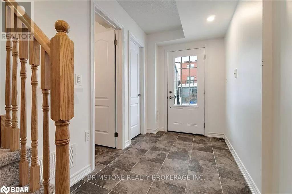 46 Andean Lane, Barrie, Ontario  L9J 0J4 - Photo 2 - S12477787