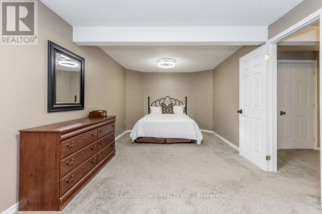 1 Bloxham Place, Barrie, Ontario  L4N 9K3 - Photo 41 - S12477878