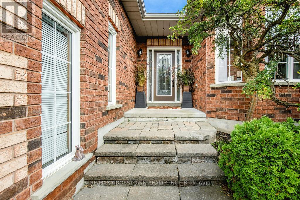 1 Bloxham Place, Barrie, Ontario  L4N 9K3 - Photo 5 - S12477878