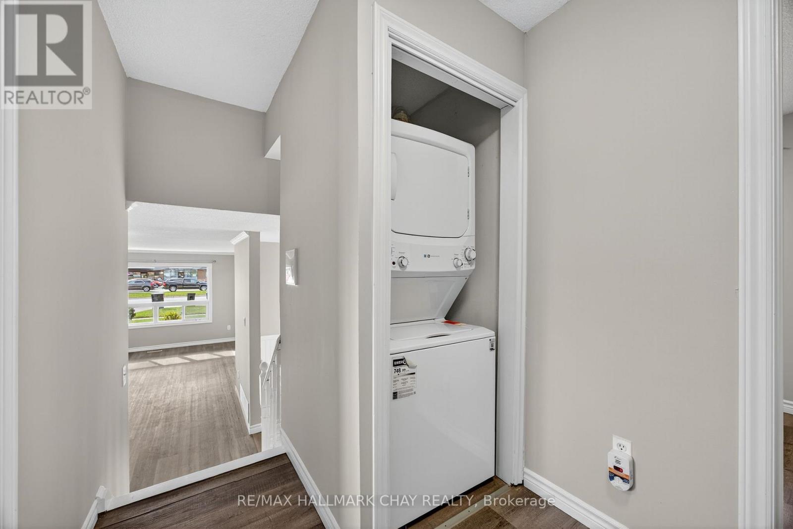 419 Leacock Drive, Barrie, Ontario  L4N 5L8 - Photo 11 - S12477917