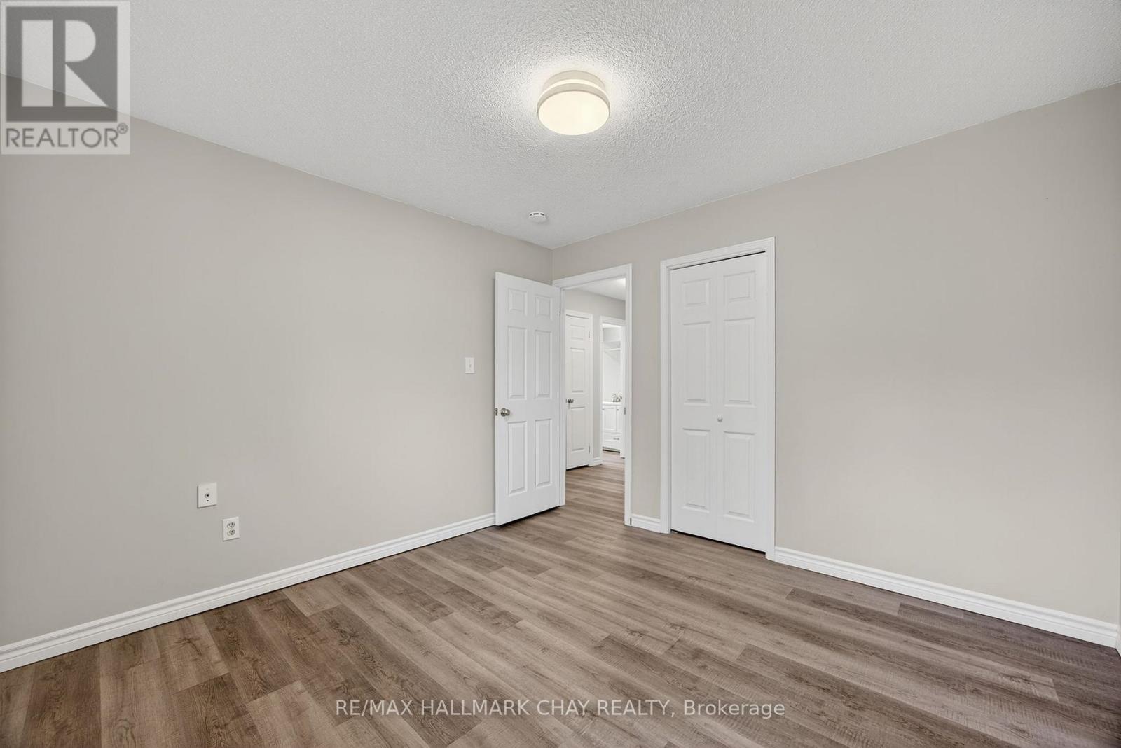 419 Leacock Drive, Barrie, Ontario  L4N 5L8 - Photo 14 - S12477917