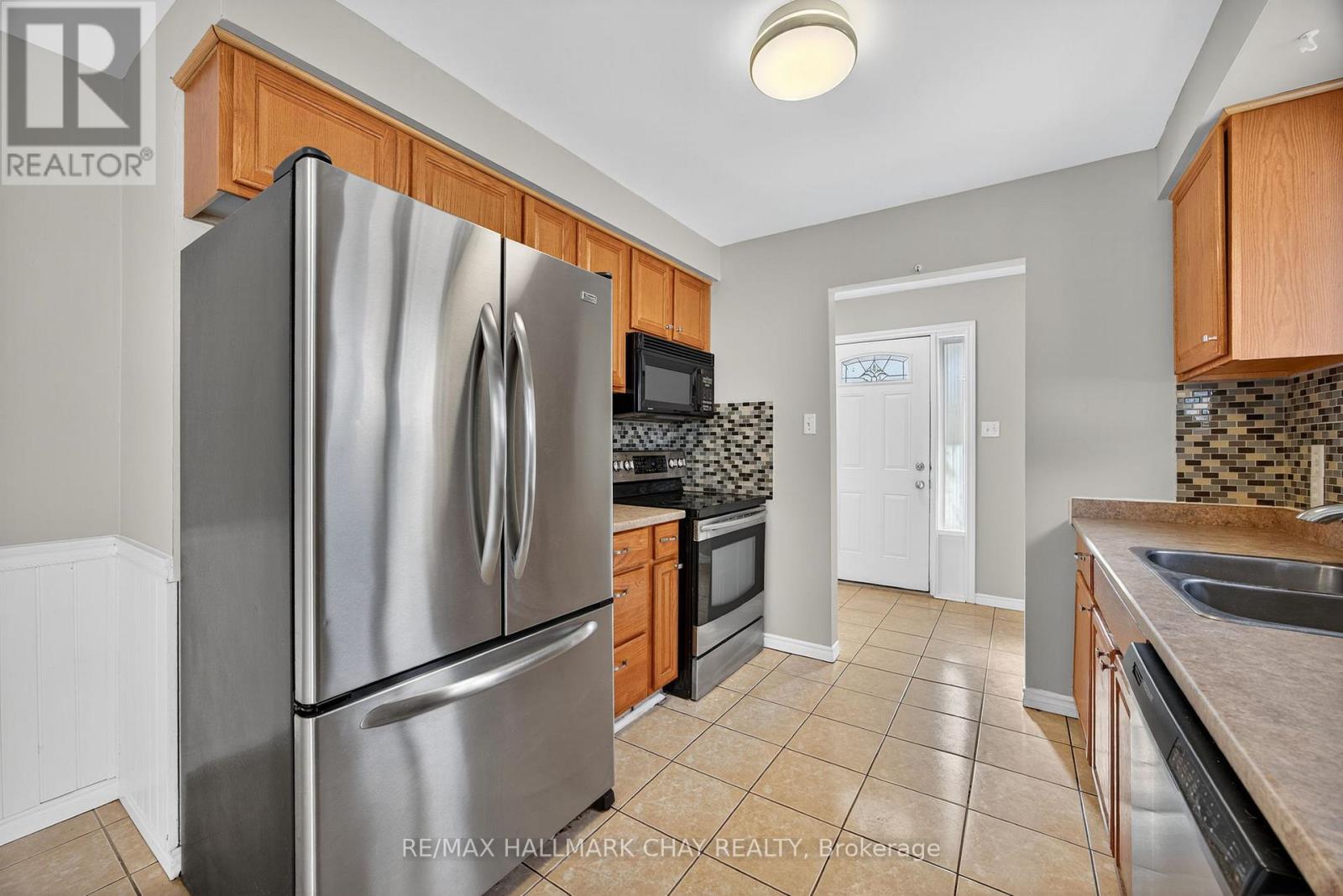 419 Leacock Drive, Barrie, Ontario  L4N 5L8 - Photo 6 - S12477917