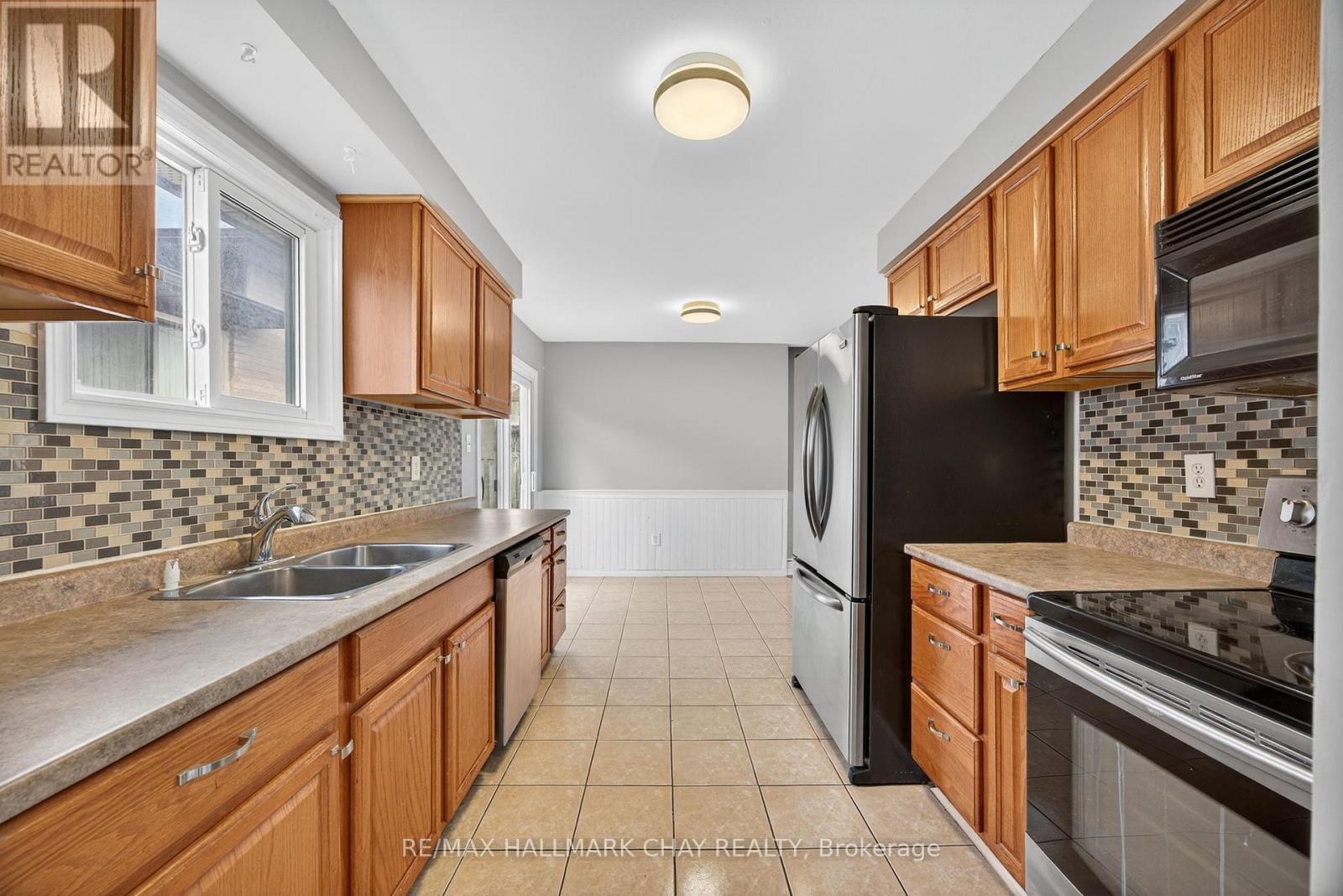 419 Leacock Drive, Barrie, Ontario  L4N 5L8 - Photo 7 - S12477917