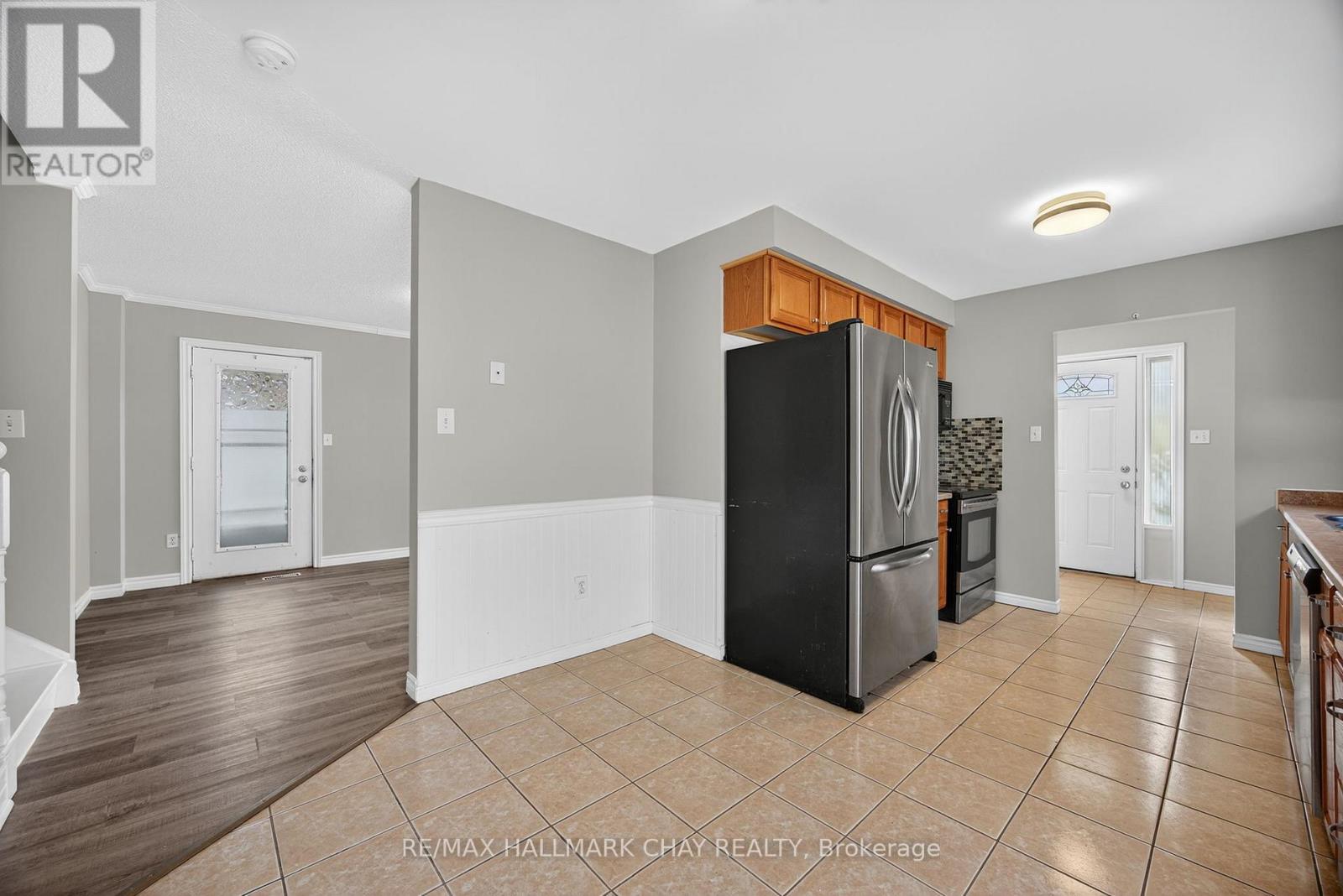 419 Leacock Drive, Barrie, Ontario  L4N 5L8 - Photo 9 - S12477917