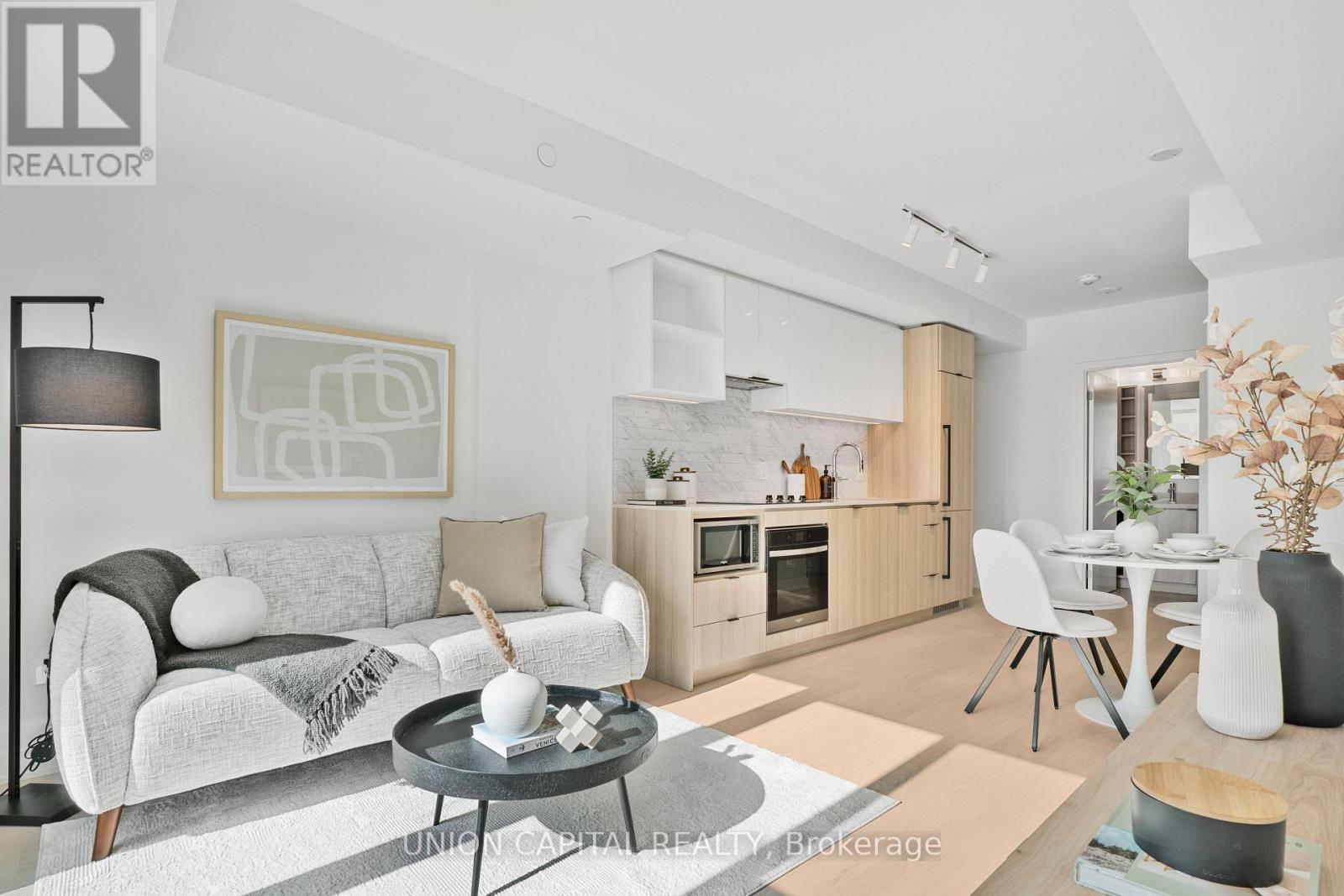 711 - 252 Church Street, Toronto, Ontario  M5B 0E6 - Photo 1 - C12477953