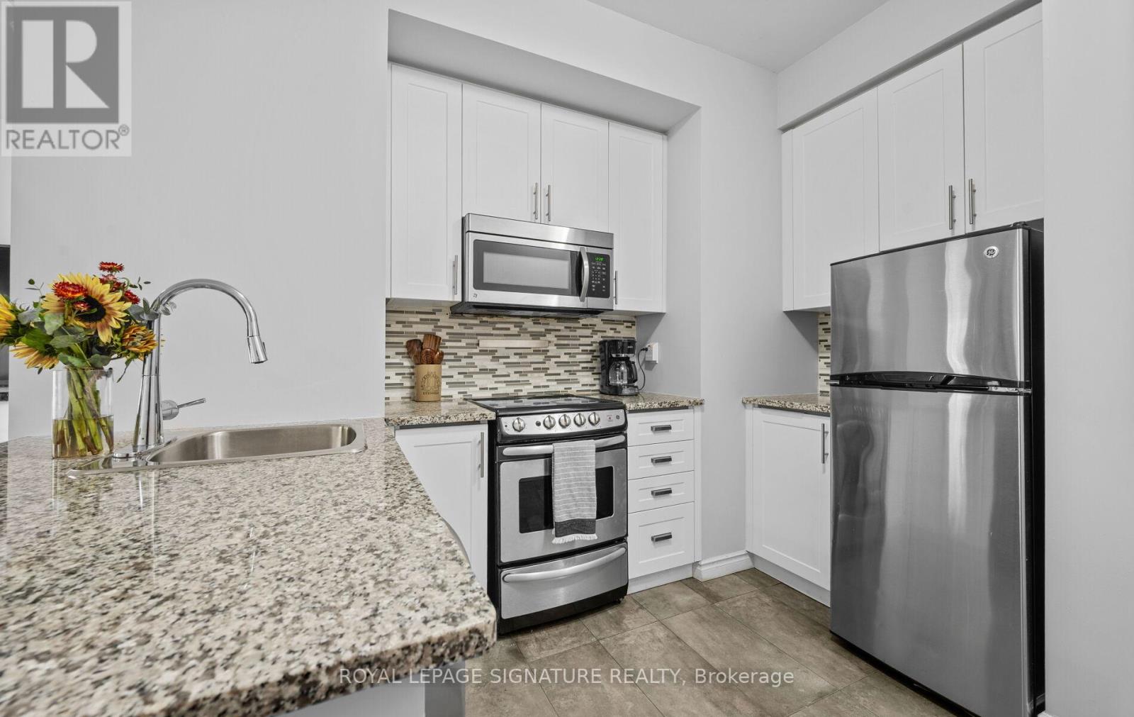 240 - 15 Coneflower Crescent, Toronto, Ontario  M2R 0A5 - Photo 15 - C12477968