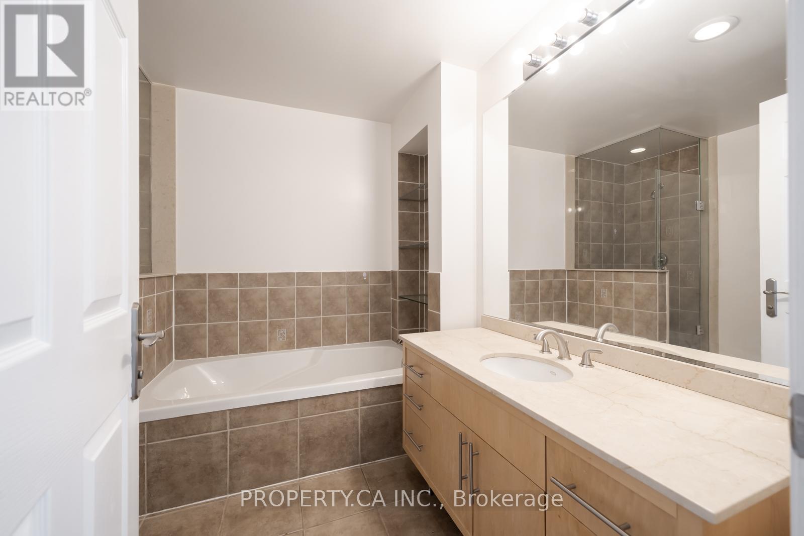 Ph05 - 763 Bay Street, Toronto, Ontario  M5G 2R3 - Photo 17 - C12477993