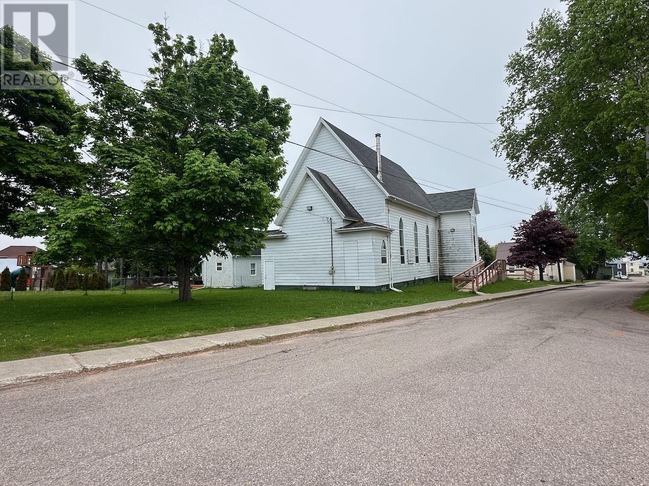 14 HEBREW Avenue, Souris, Prince Edward Island