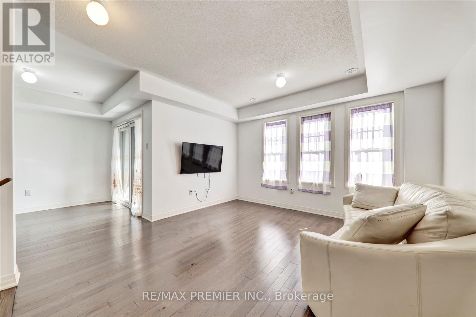38 King William Way, Clarington, Ontario  L1C 7E8 - Photo 11 - E12477923