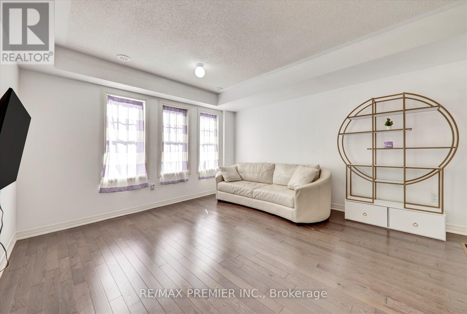 38 King William Way, Clarington, Ontario  L1C 7E8 - Photo 12 - E12477923