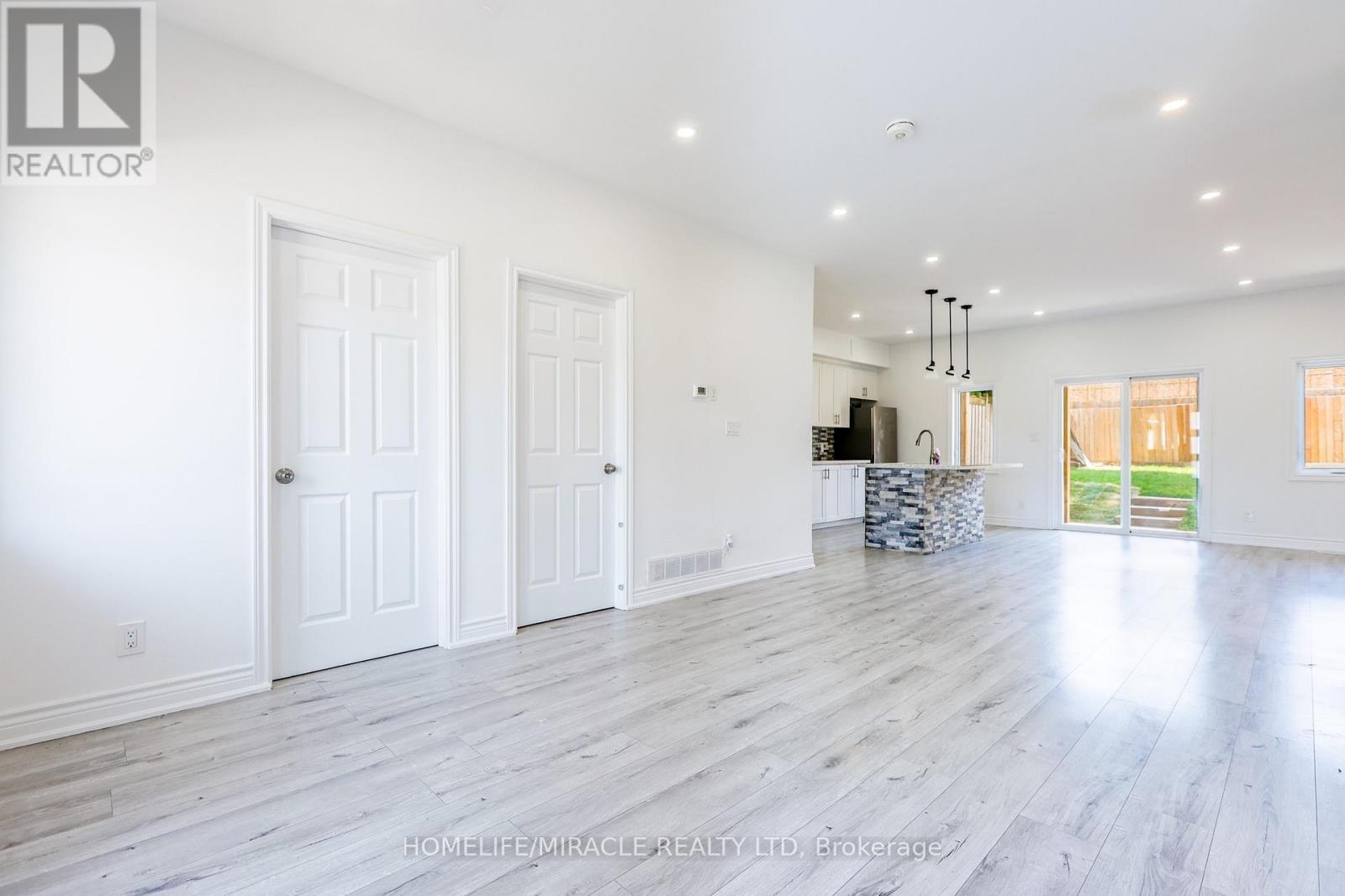 308 Nassau Street, Oshawa, Ontario  L1J 4A8 - Photo 6 - E12477973