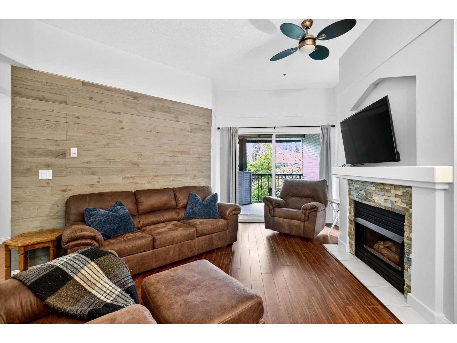 322 19528 Fraser Highway, Surrey, British Columbia  V3S 8P4 - Photo 3 - R3060938