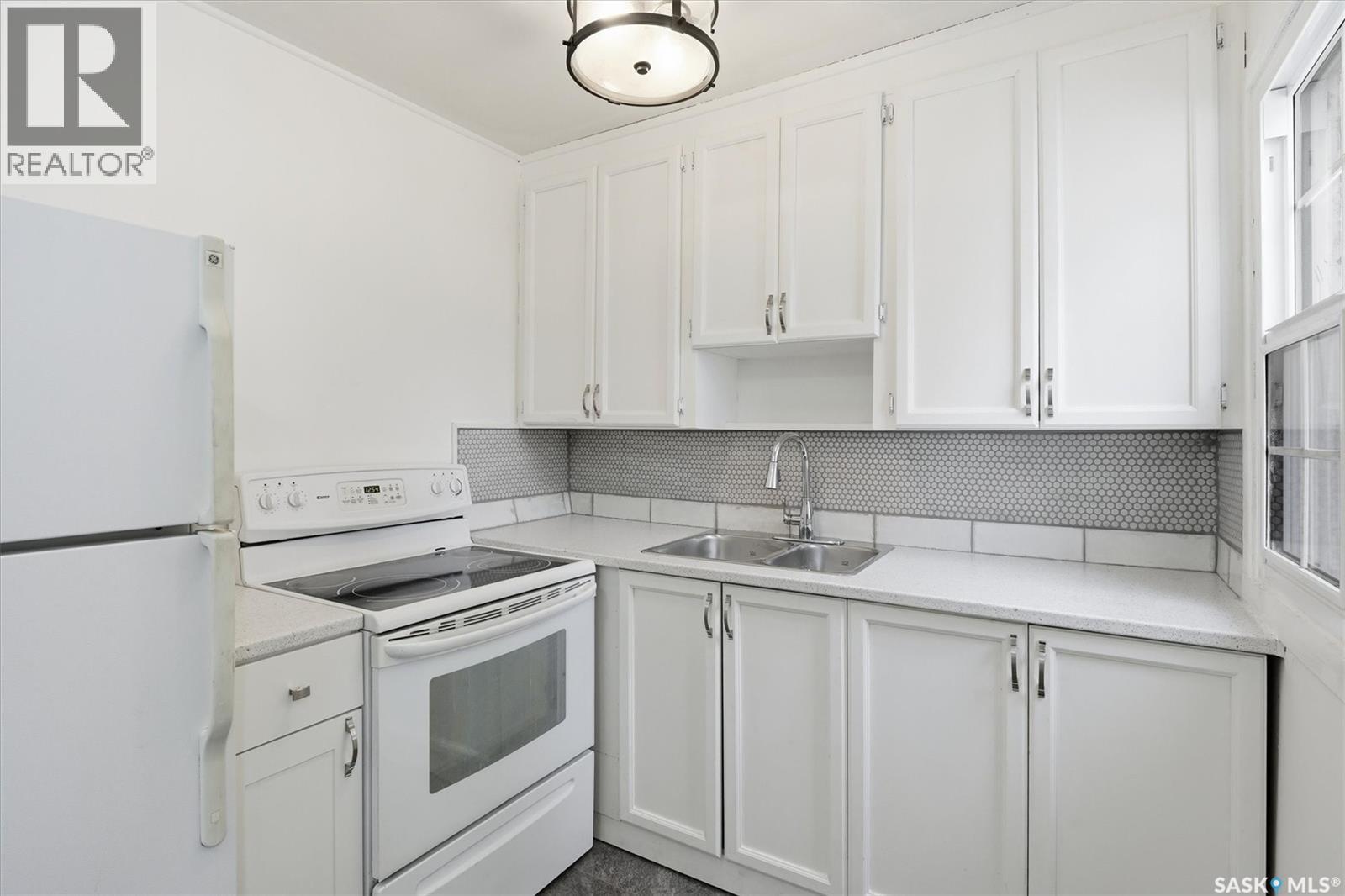122 Willow Street, Saskatoon, Saskatchewan  S7J 0C2 - Photo 7 - SK021517