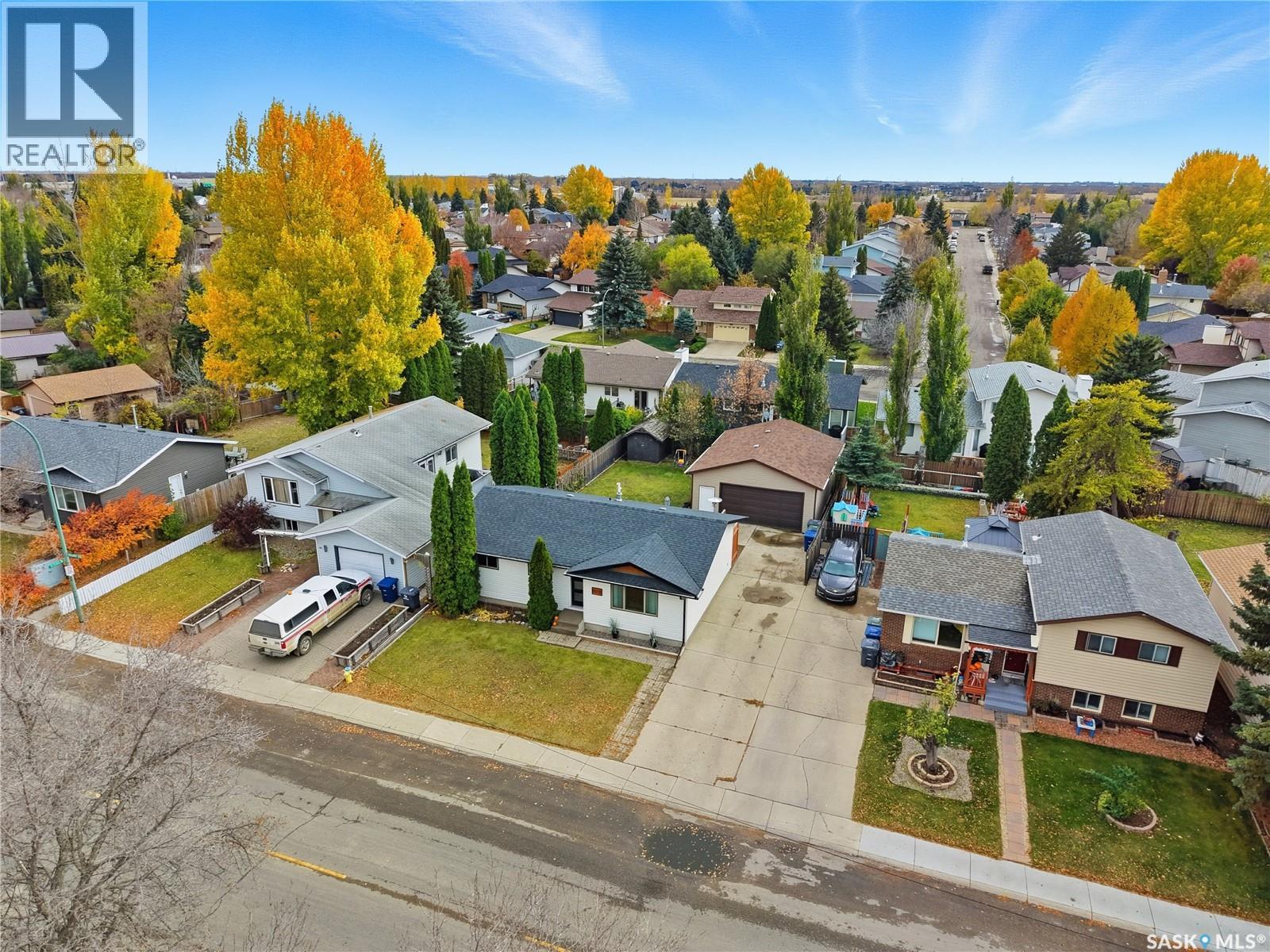 898 Kingsmere Boulevard, Saskatoon, Saskatchewan  S7J 4J7 - Photo 2 - SK021476