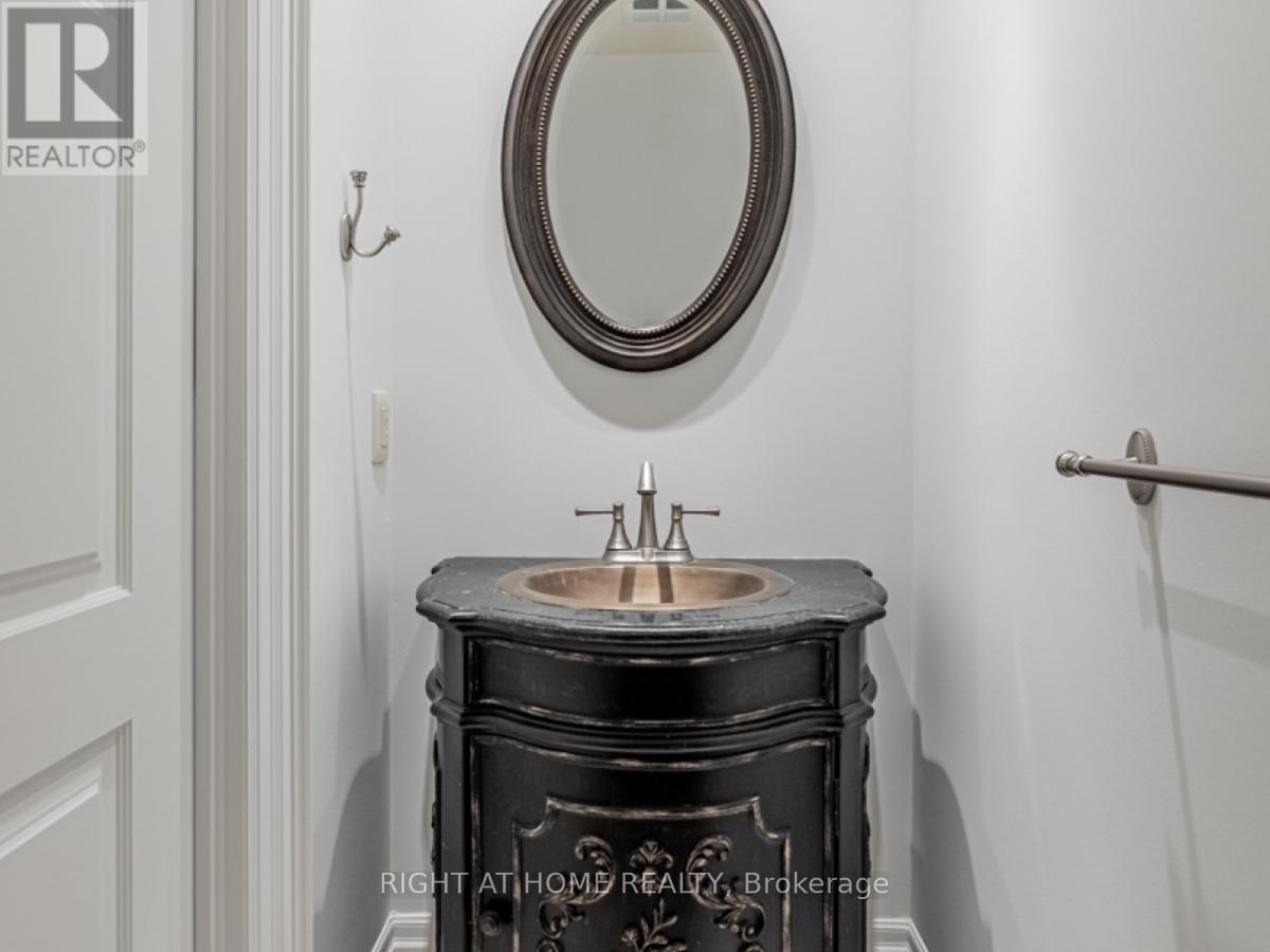 Lph19 - 2095 Lake Shore Boulevard W, Toronto, Ontario  M8V 4G4 - Photo 18 - W12477773