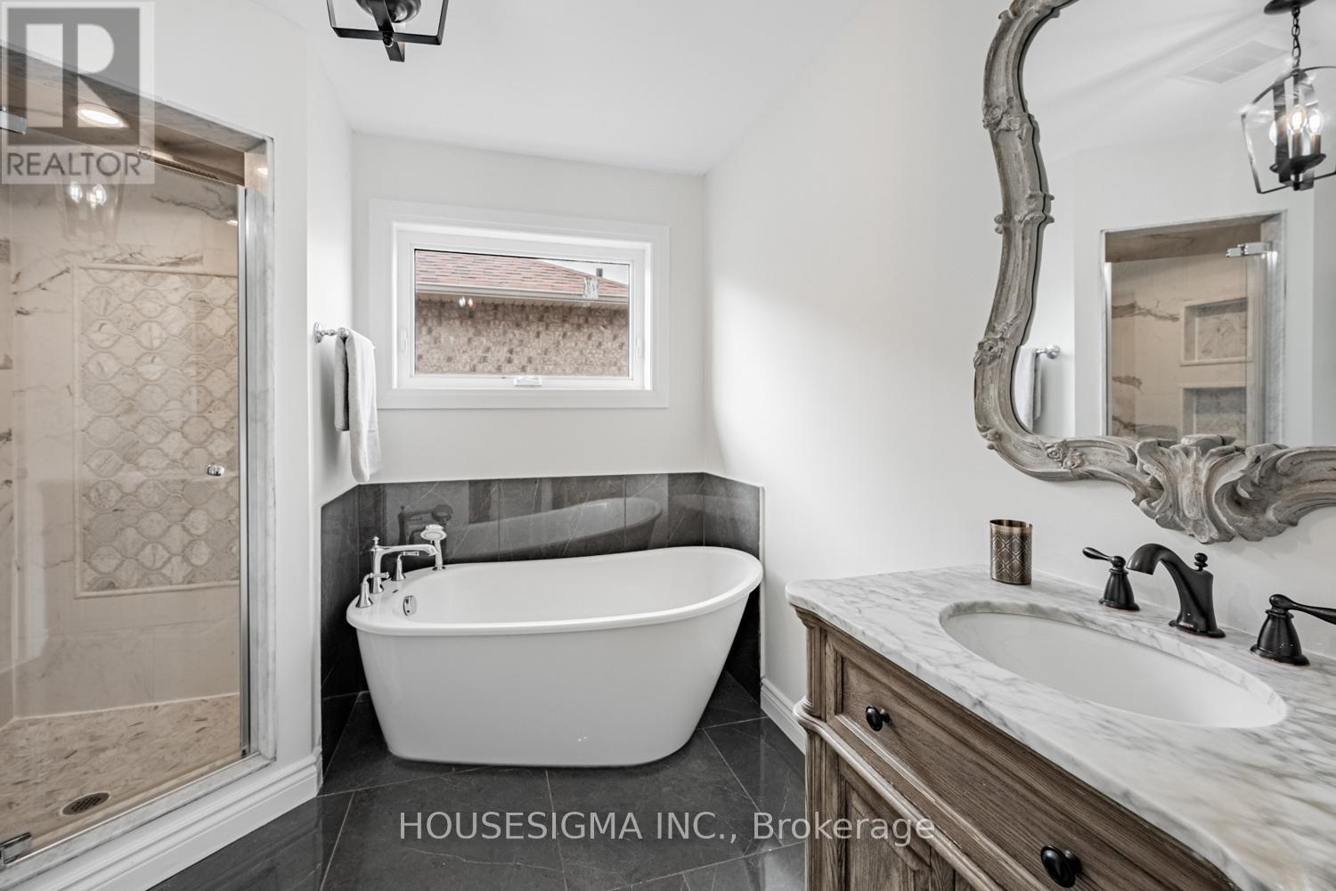 5677 Raleigh Street, Mississauga, Ontario  L5M 7E6 - Photo 23 - W12477813