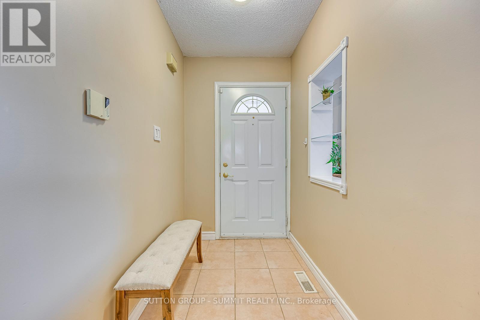 6601 Eastridge Road, Mississauga, Ontario  L5N 4L8 - Photo 3 - W12477819