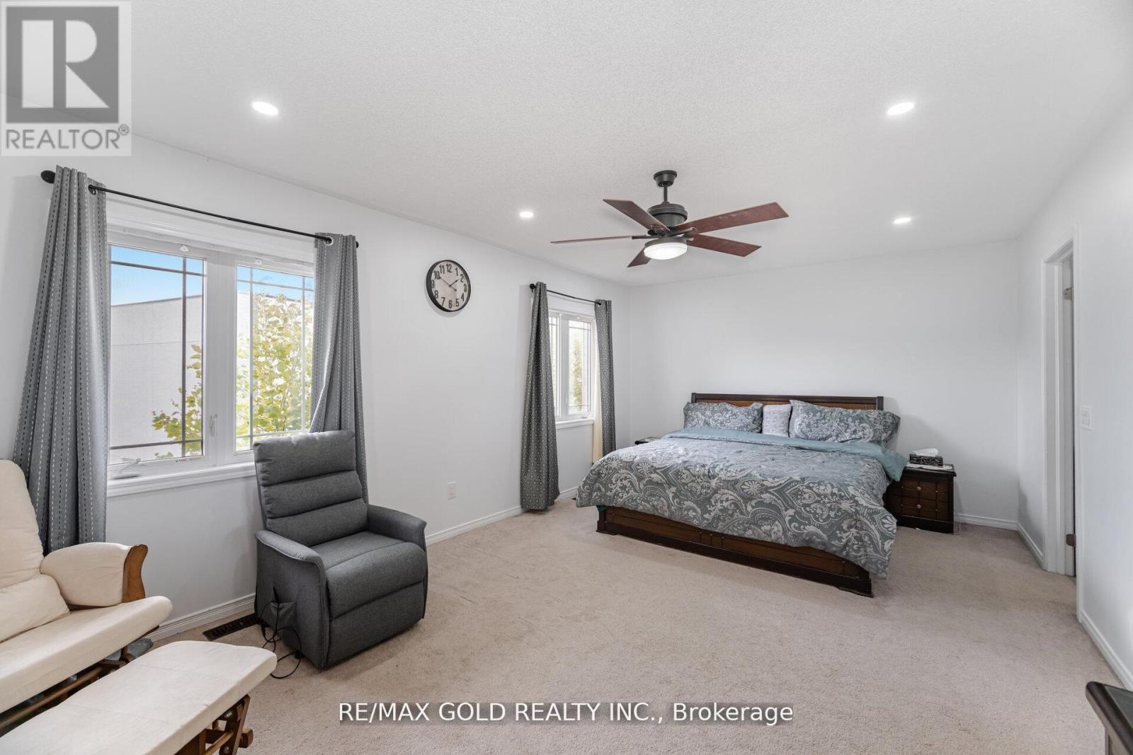 62 Valley Lane, Caledon, Ontario  L7C 4A7 - Photo 19 - W12477825
