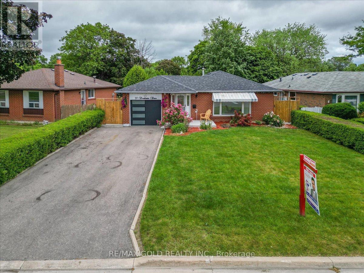 53 DORCHESTER DRIVE, Brampton, Ontario