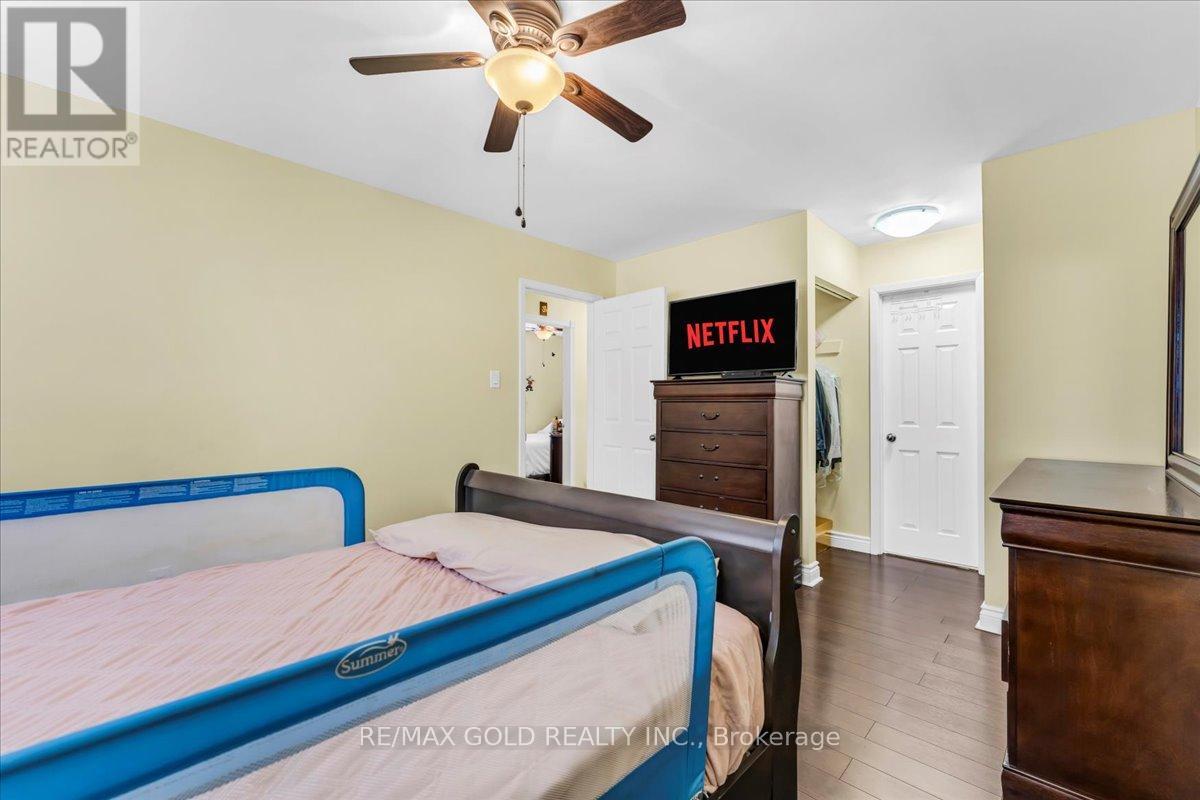 53 Dorchester Drive, Brampton, Ontario  L6T 3E2 - Photo 22 - W12477829