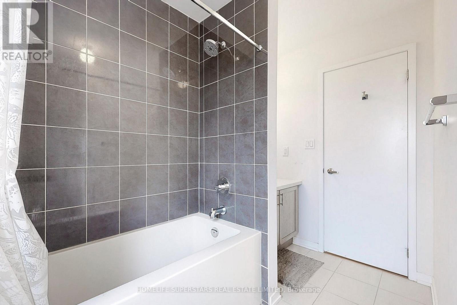 154 Landsbridge Street, Caledon, Ontario  L7E 2C8 - Photo 23 - W12477831