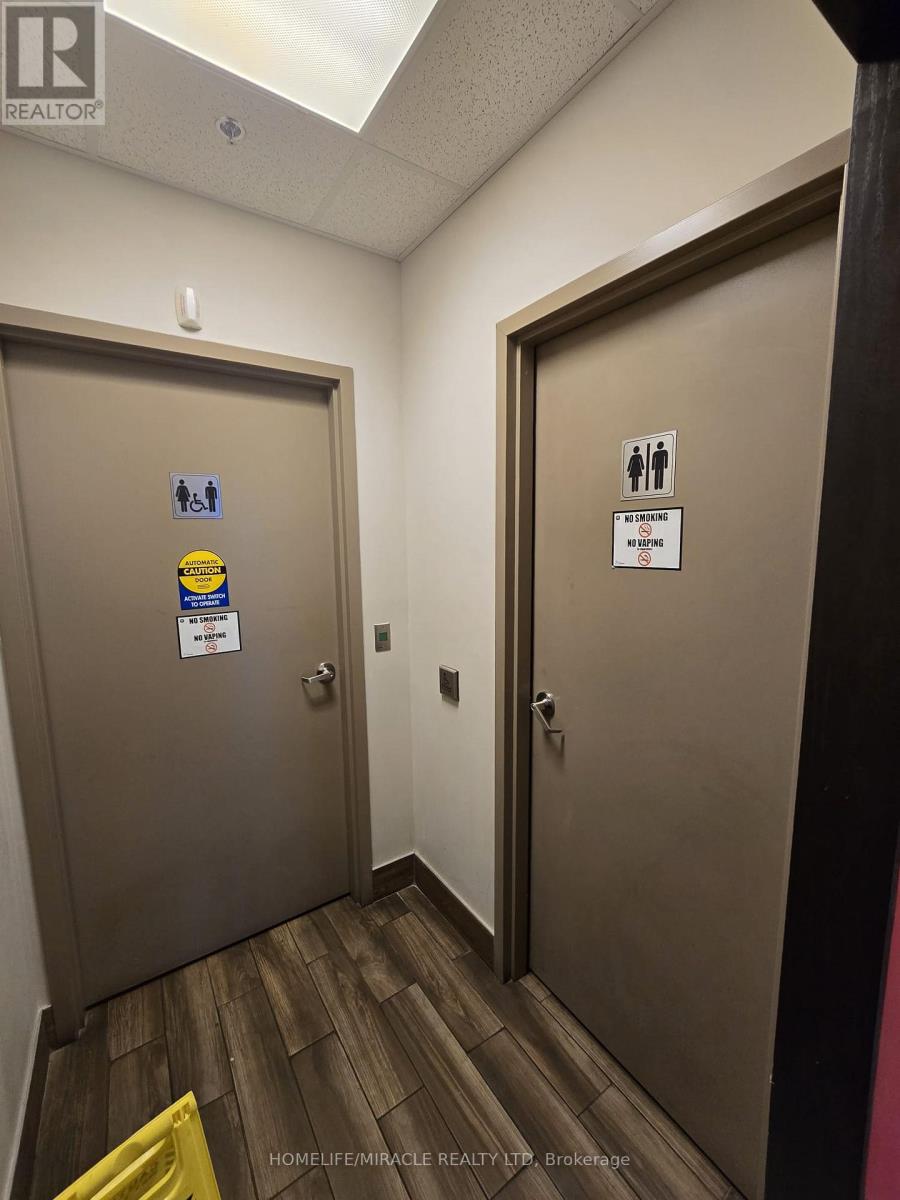 1903 Ironoak Way, Oakville, Ontario  L6H 0N1 - Photo 6 - W12477849